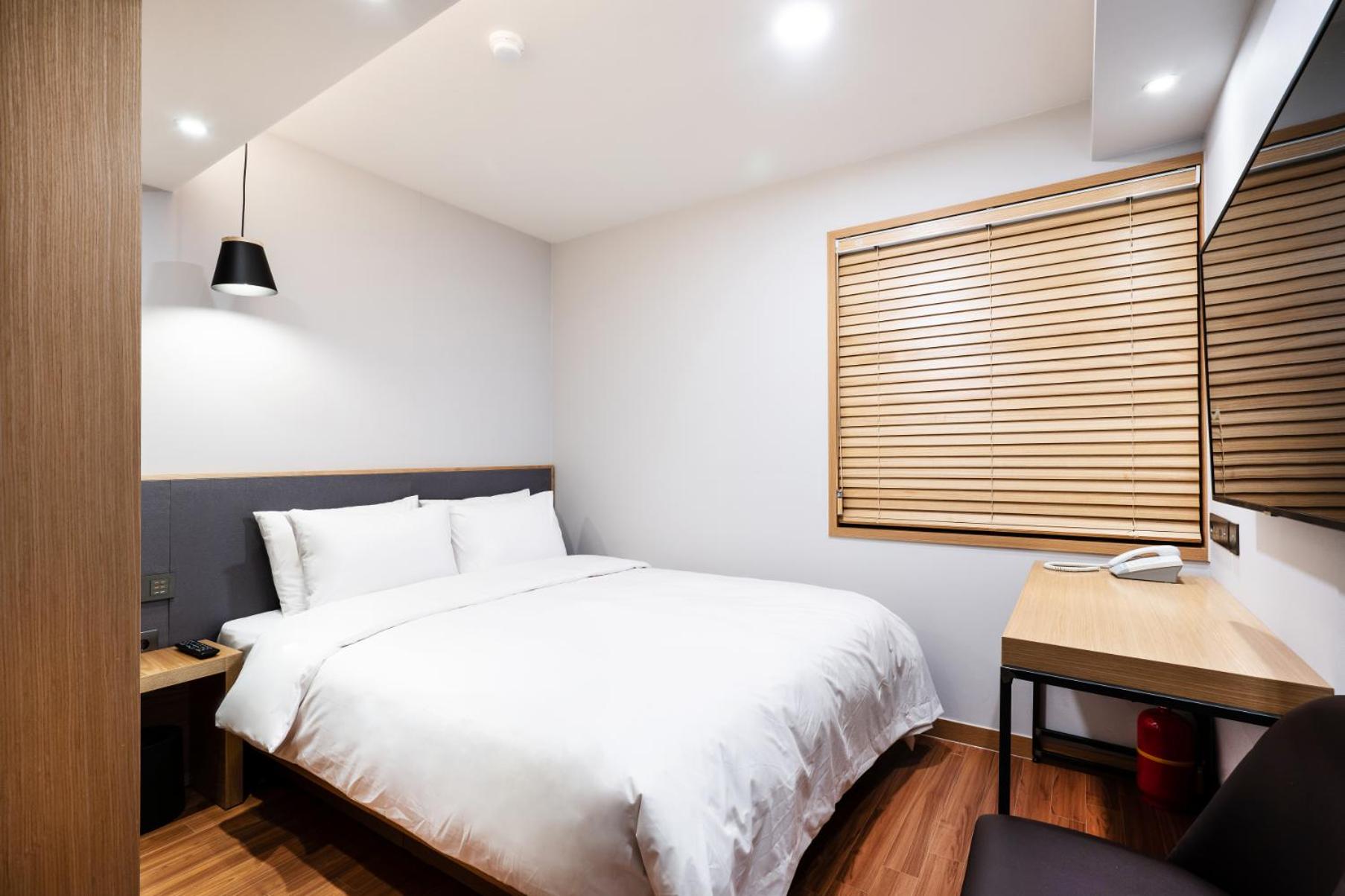Standard Double Room - Photo 5