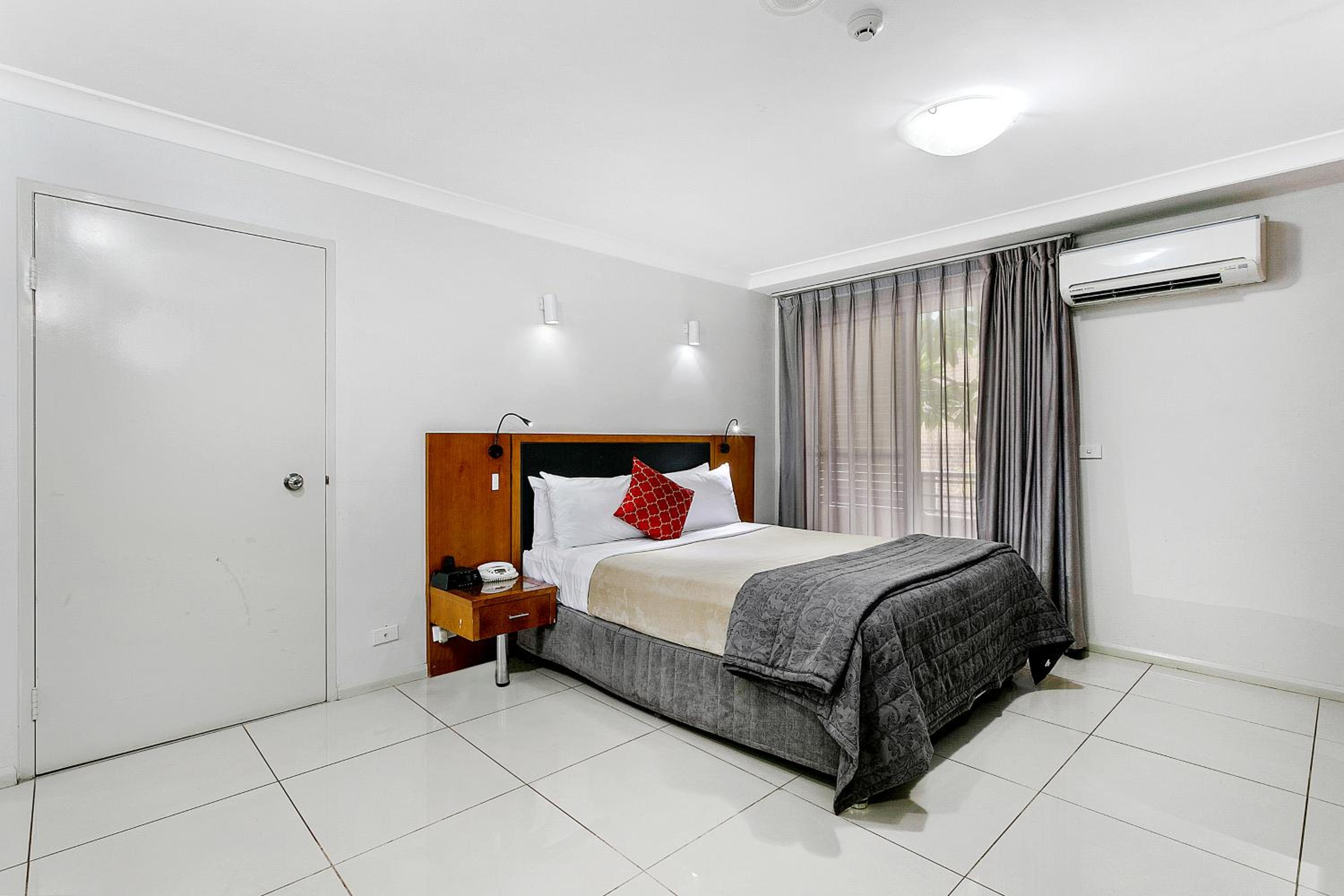 Comfort Inn & Suites Burwood — photo 61