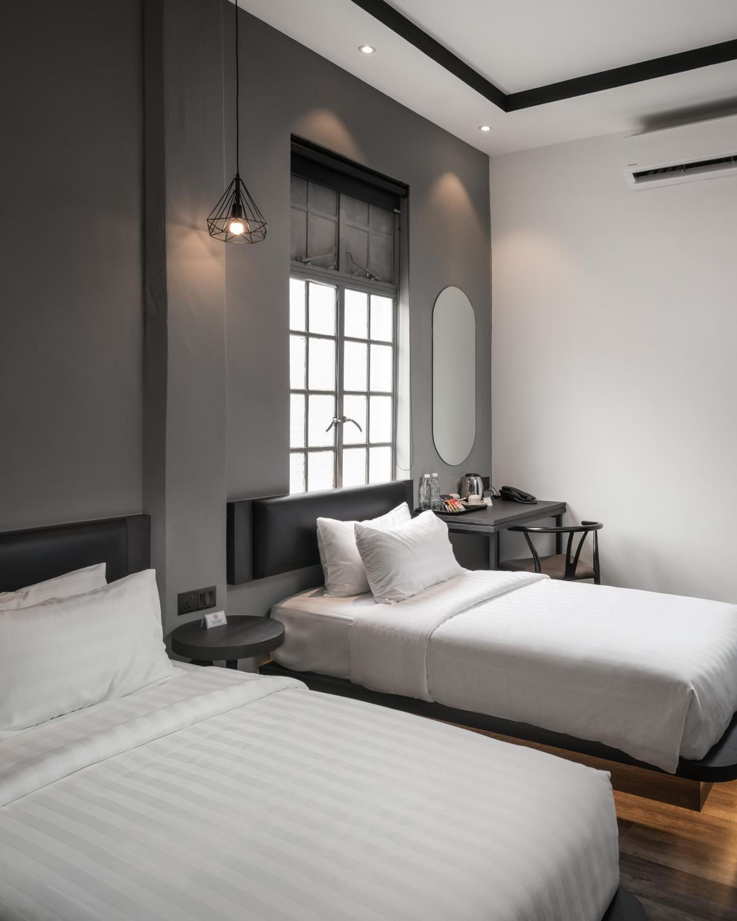 Deluxe Twin Room - Photo 2