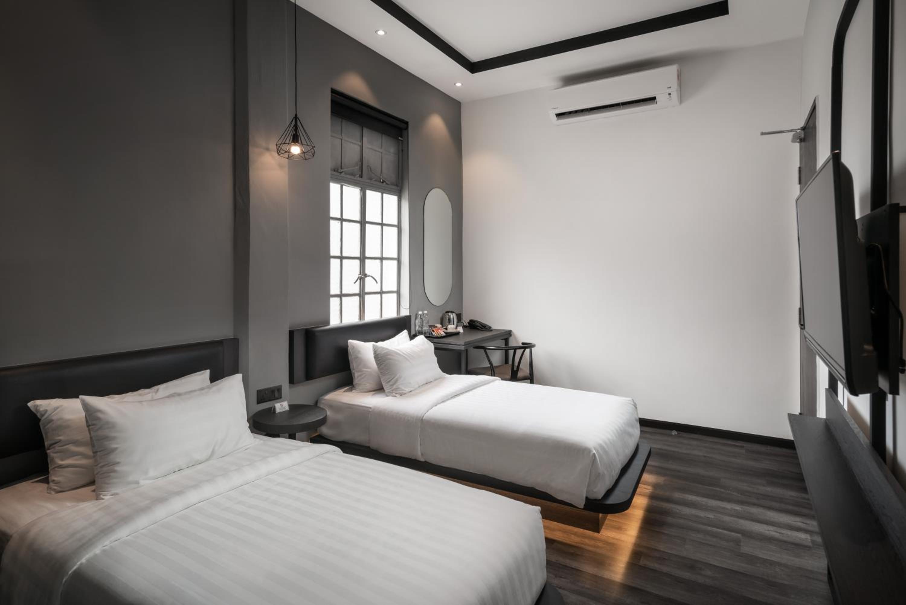 Deluxe Twin Room - Photo 1