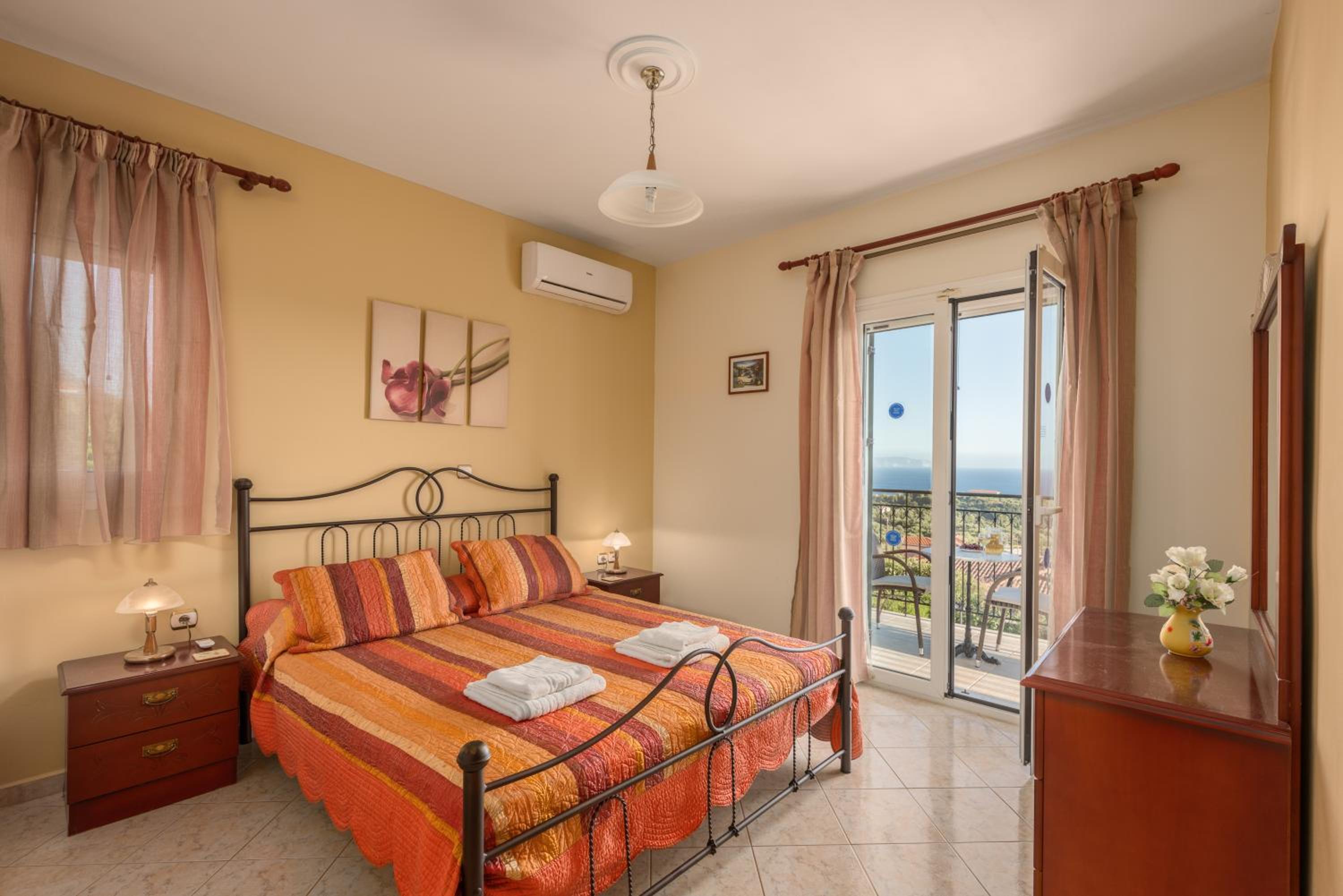 Three-Bedroom Villa photo 1