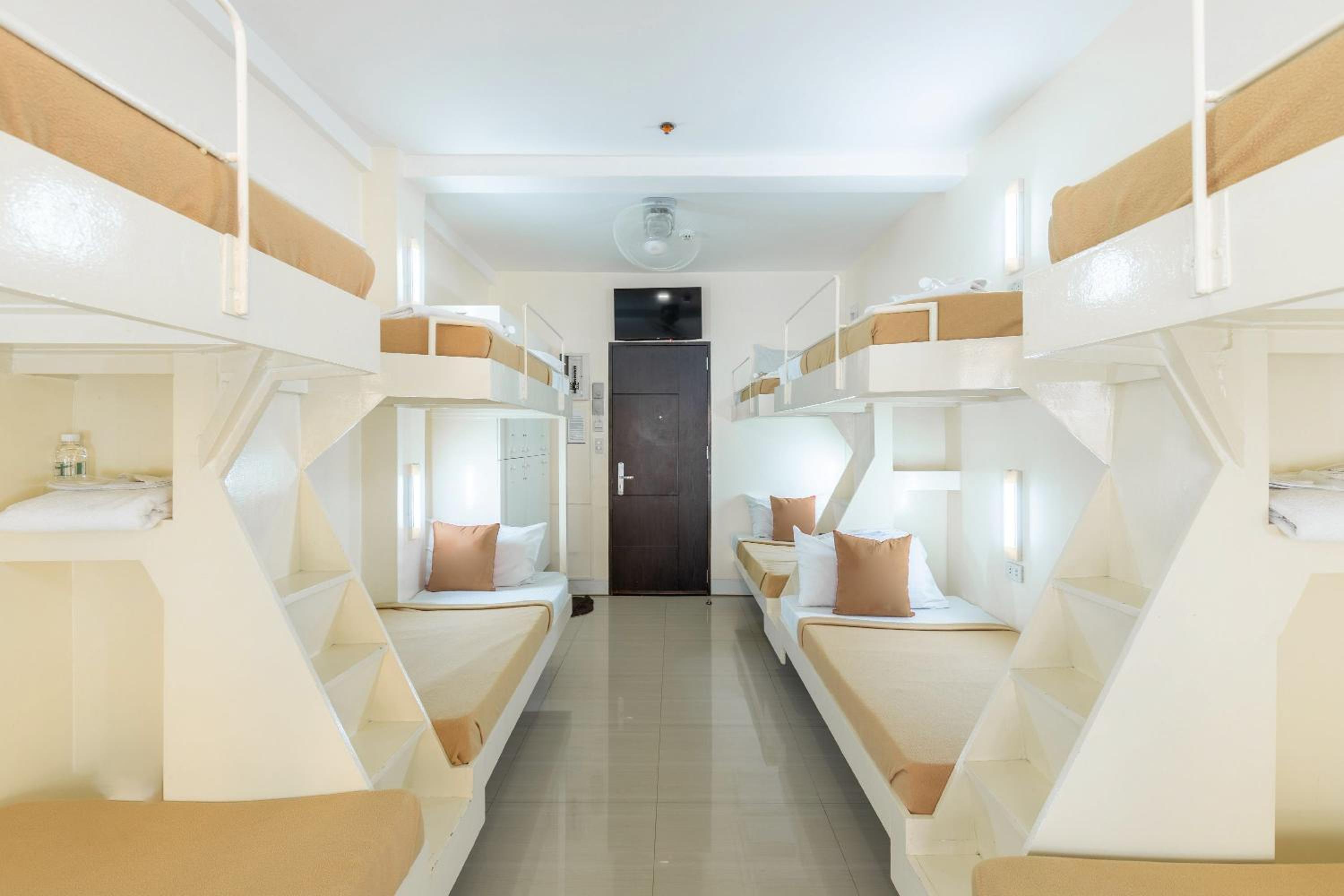 Friendship Room for 10