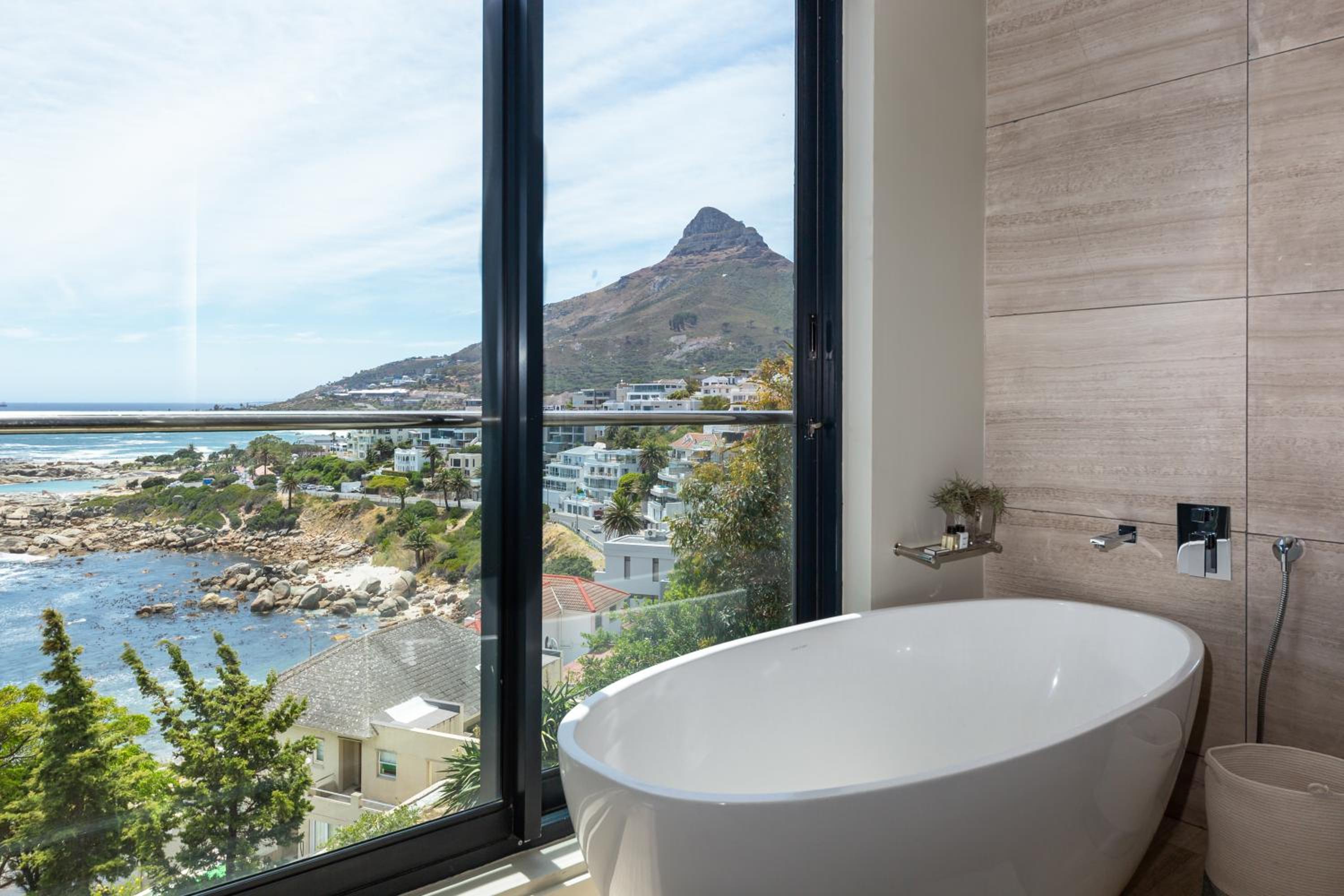 Executive Suite with Sea View - Photo 18