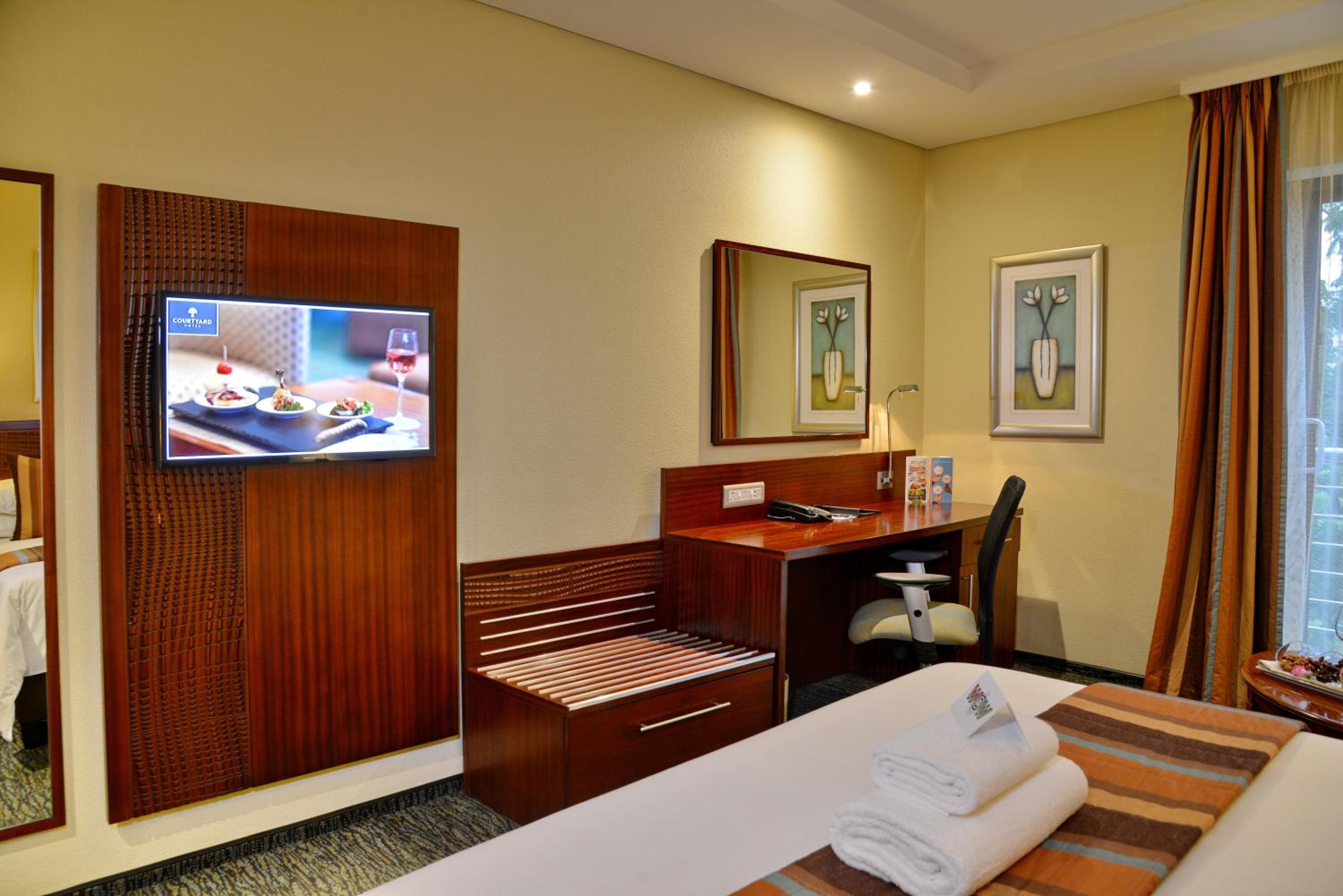 Double Room - Non-Smoking - Photo 4