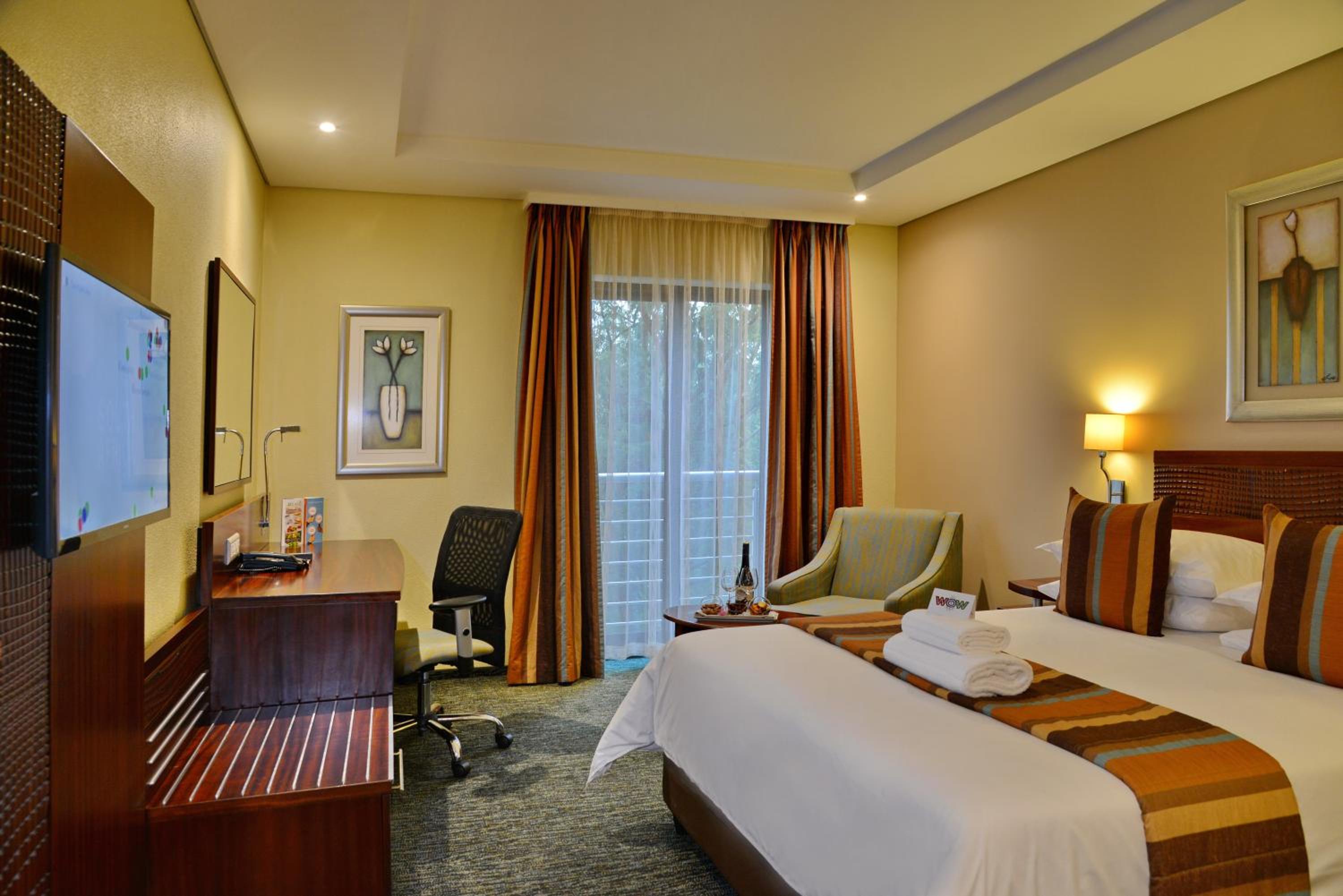 Double Room - Non-Smoking - Photo 5