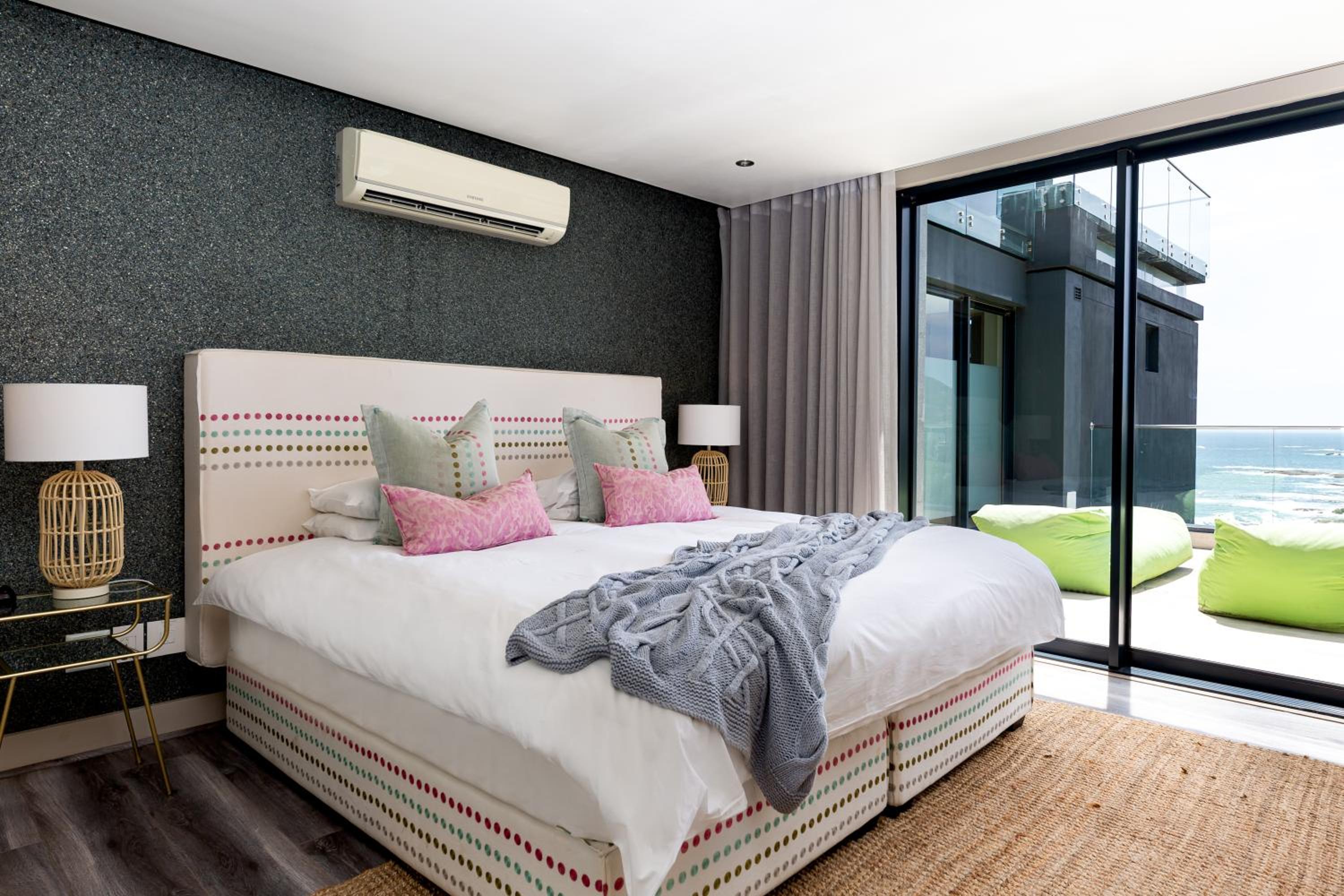 Sea View Suite - Photo 1
