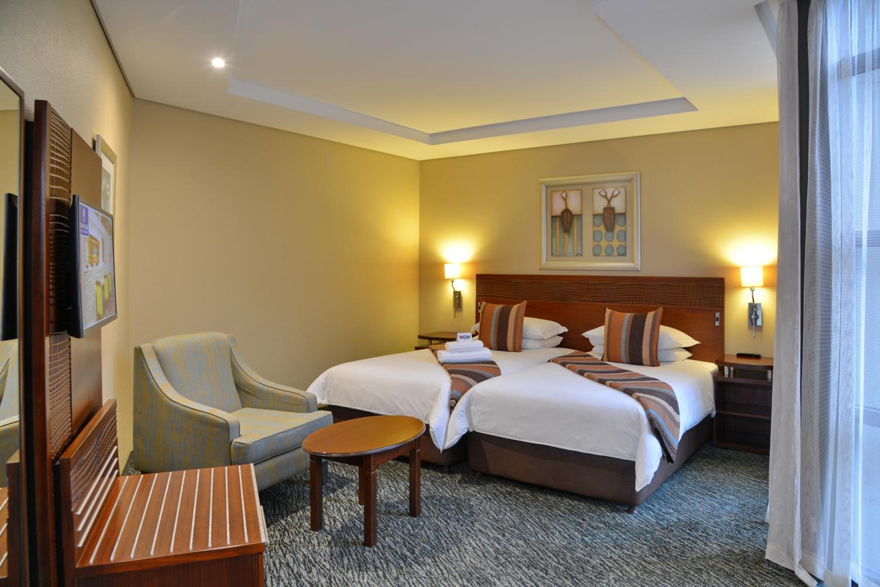 Twin Room - Non-Smoking - Photo 1