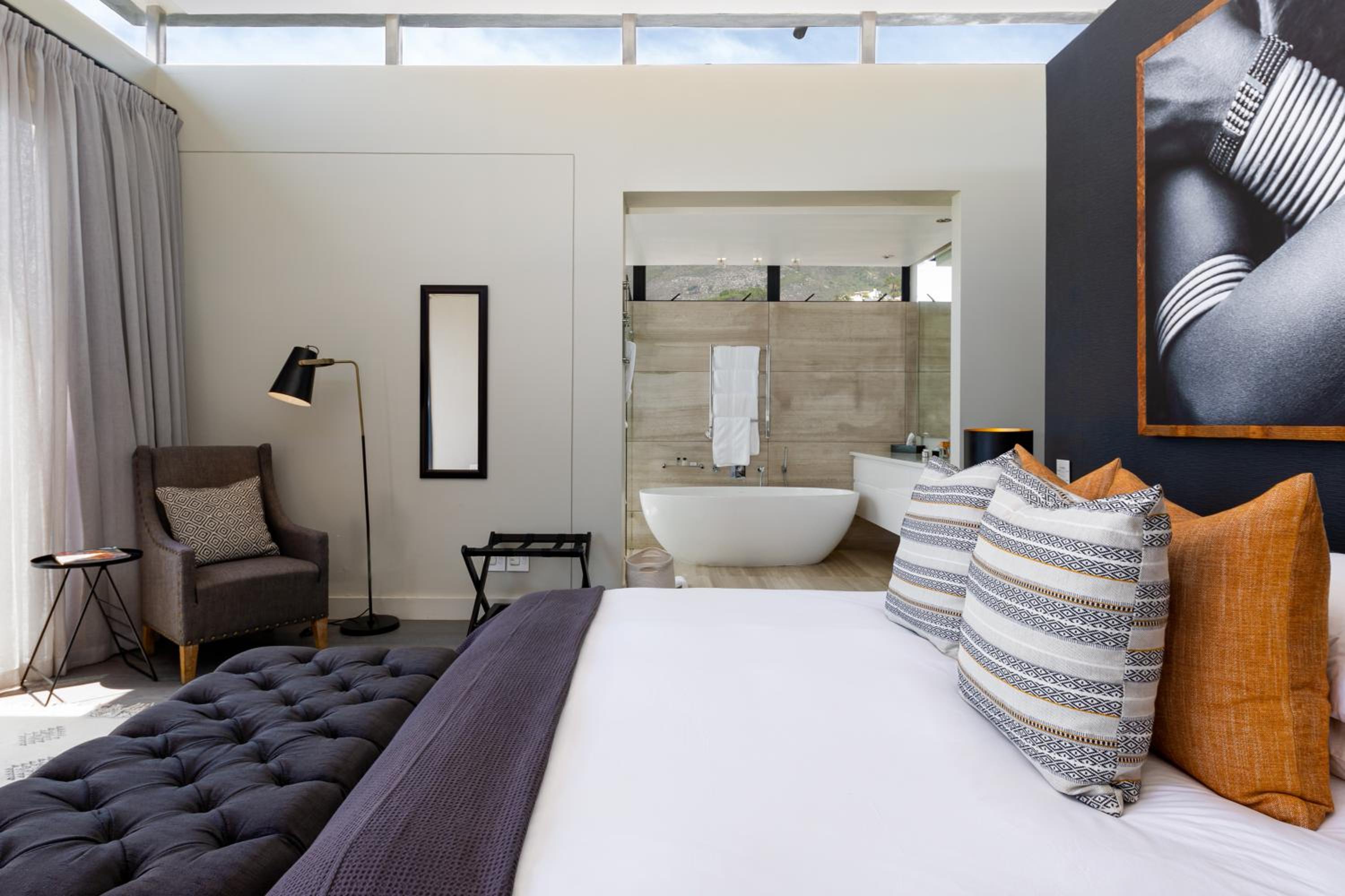 Penthouse Suite - Photo 2