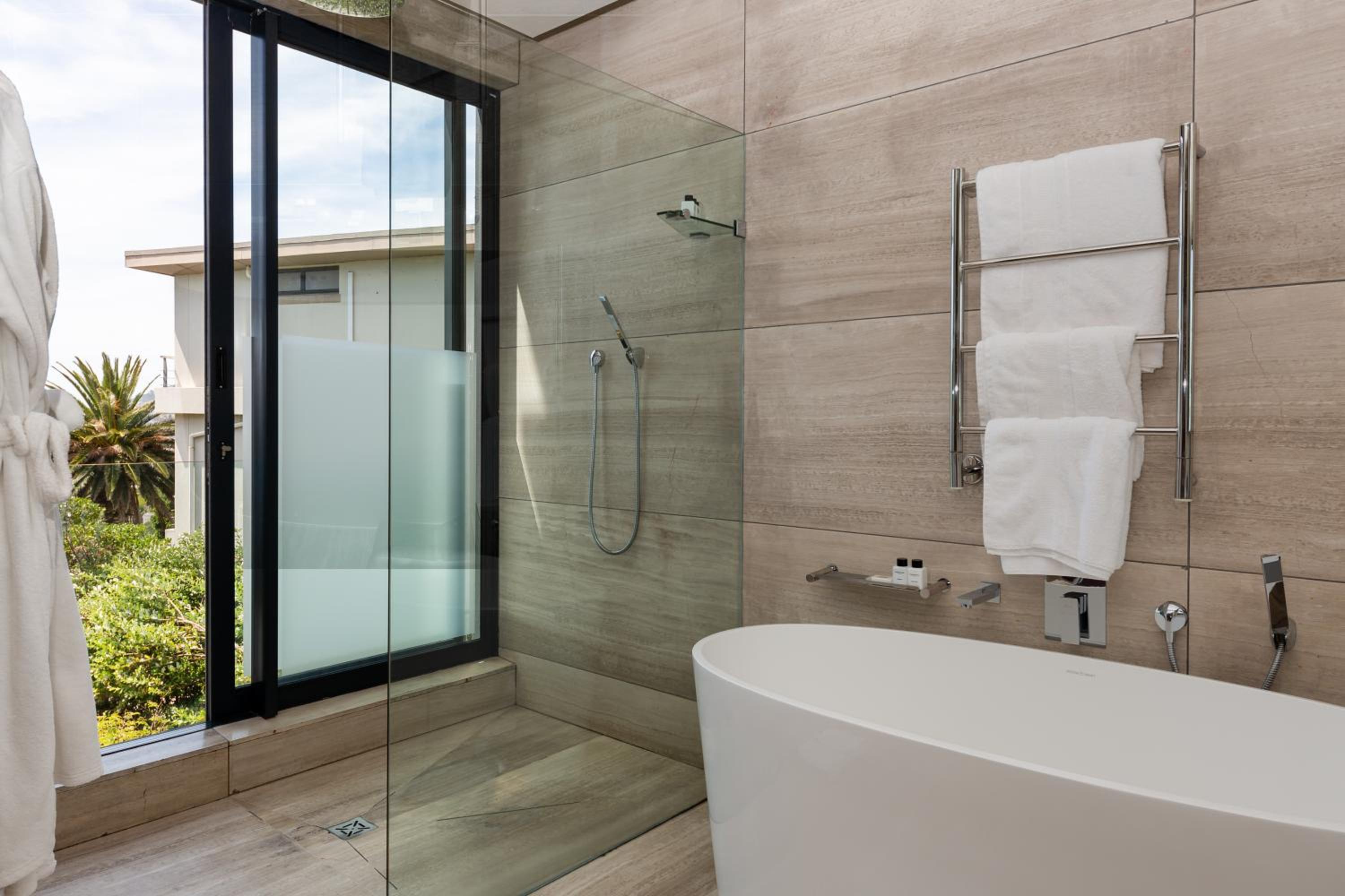 Garden View Suite - Photo 6
