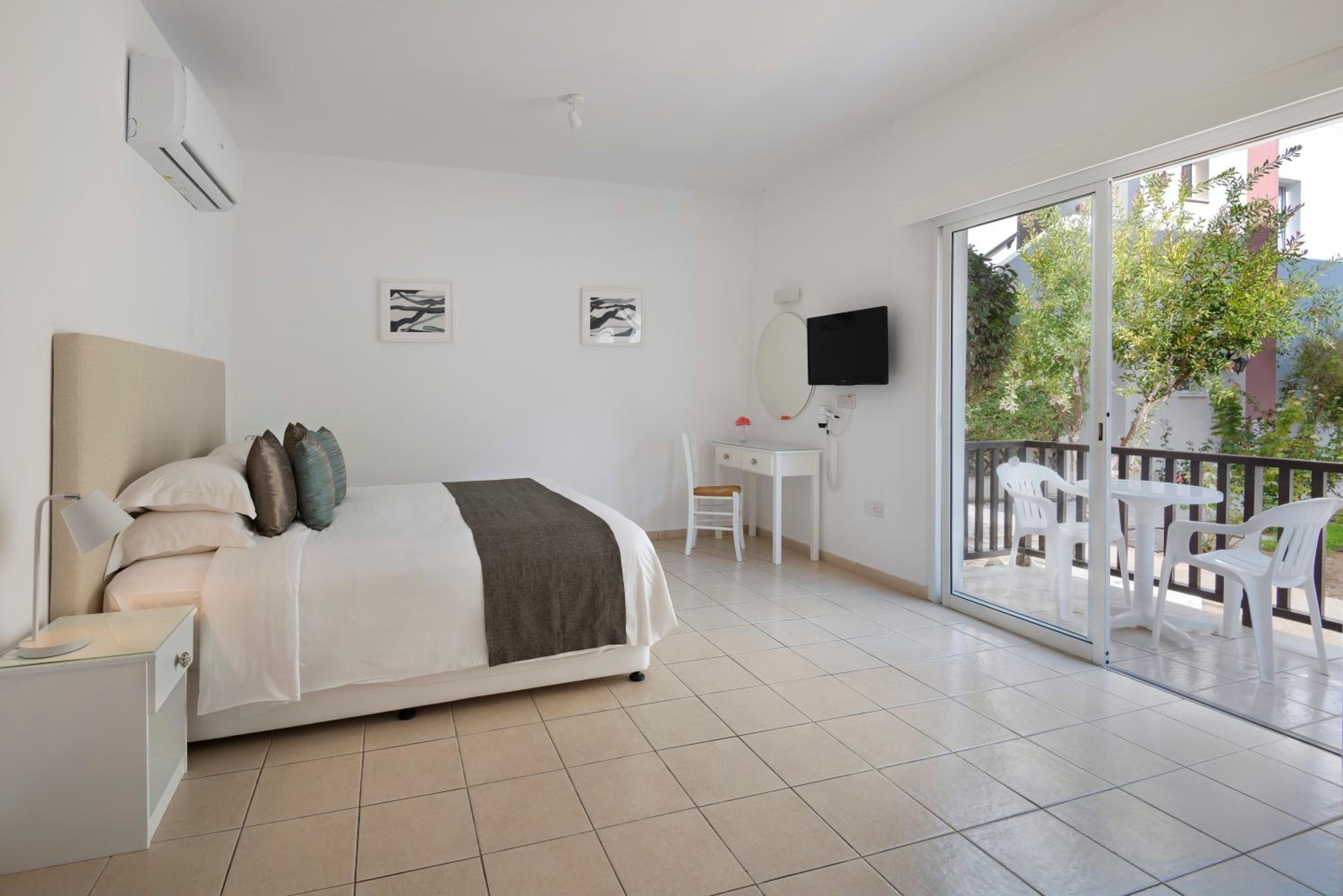 Studio with Balcony