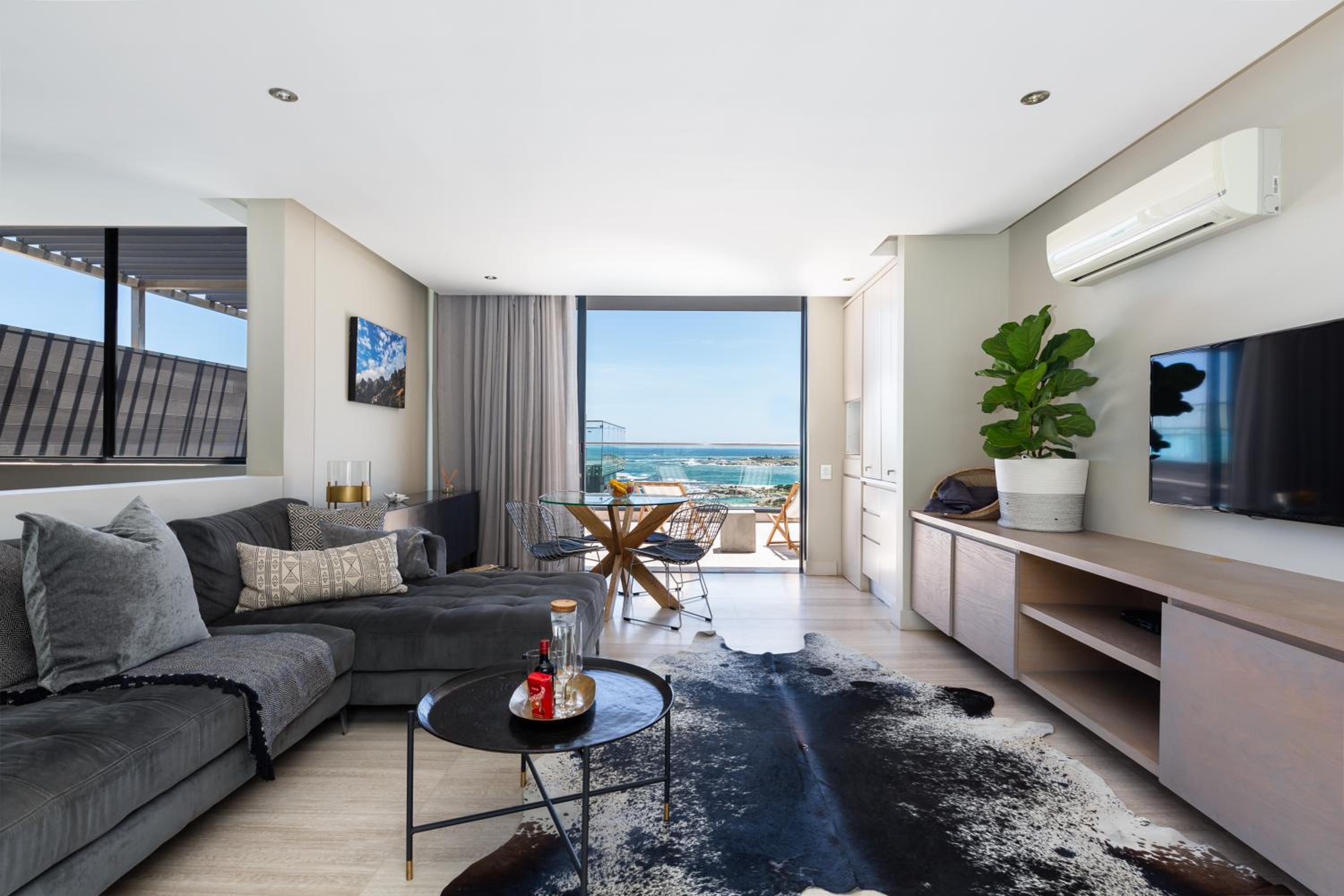 Penthouse Suite - Photo 13
