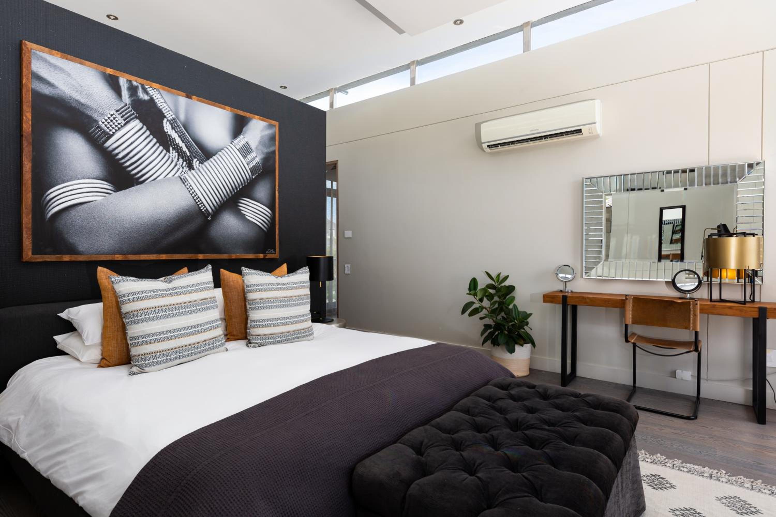 Penthouse Suite - Photo 9