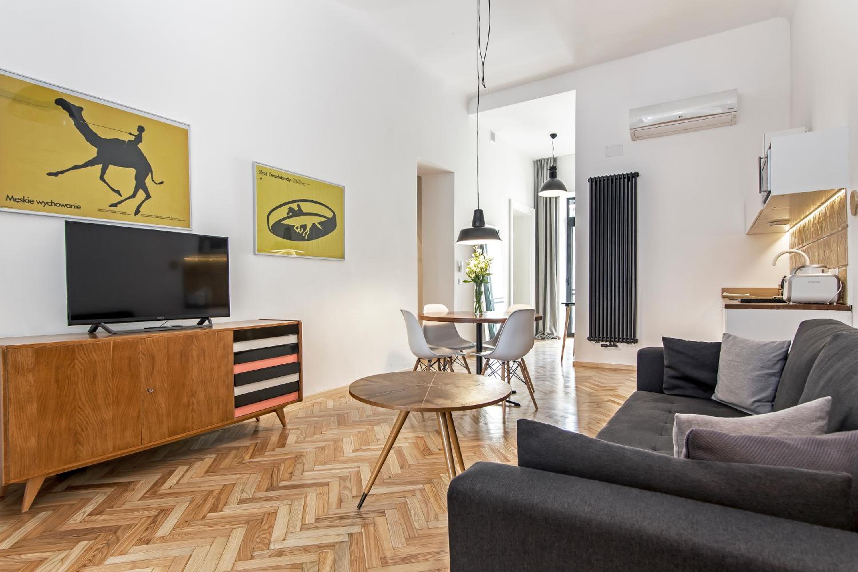 Deluxe Two-Bedroom Apartment