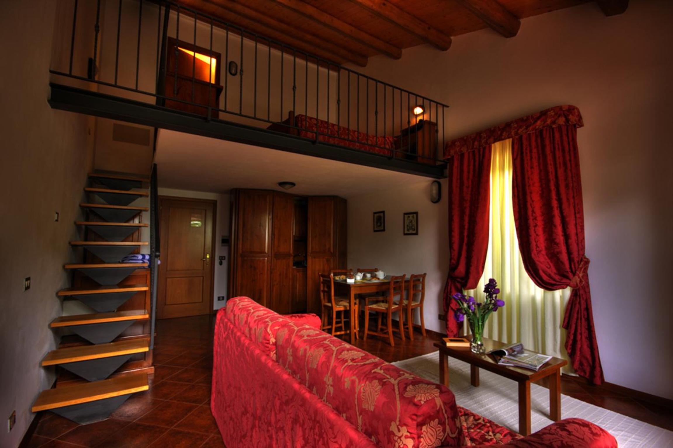 Deluxe Junior Suite - Photo 1