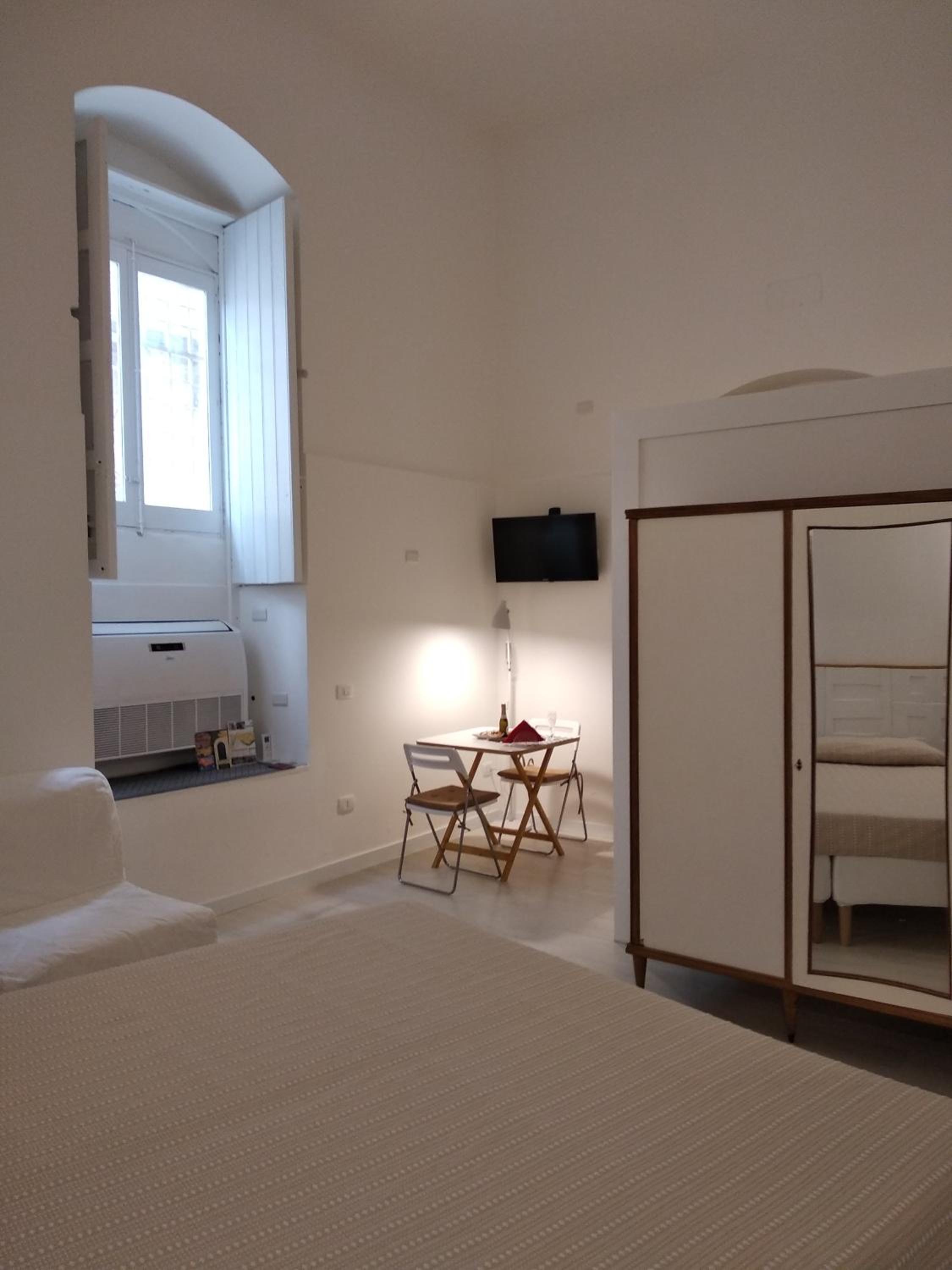 Twin Room - Photo 14