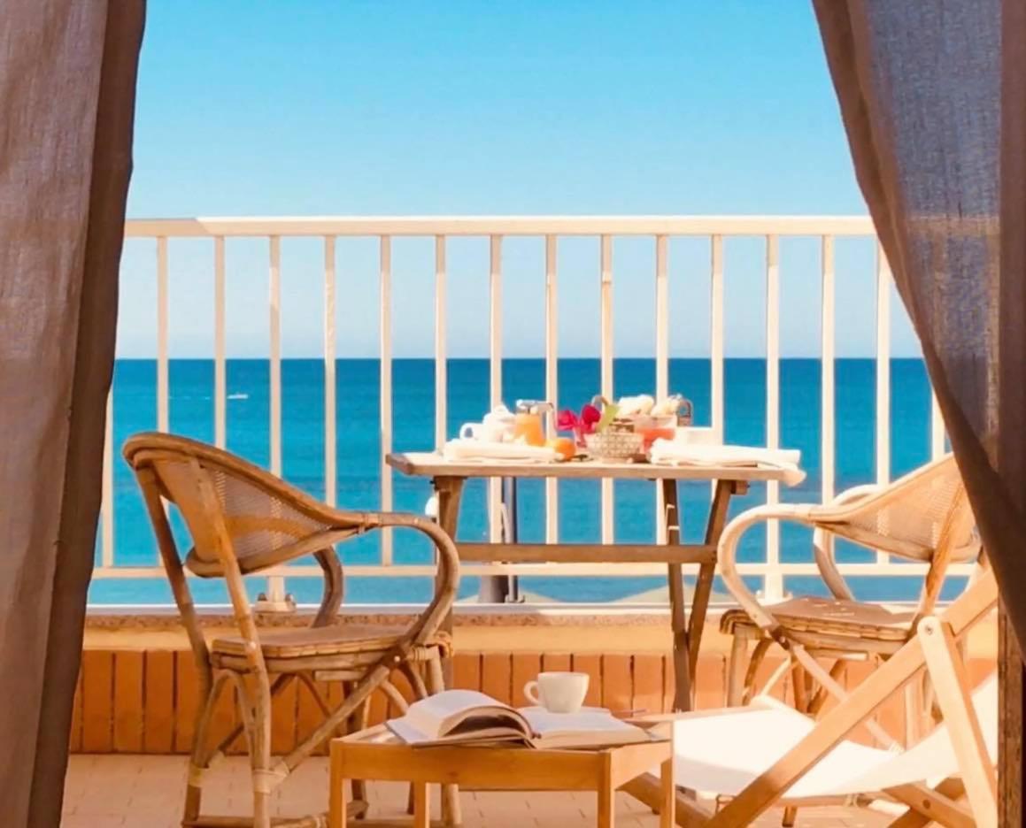 Double or Twin Room with Sea View - Photo 4