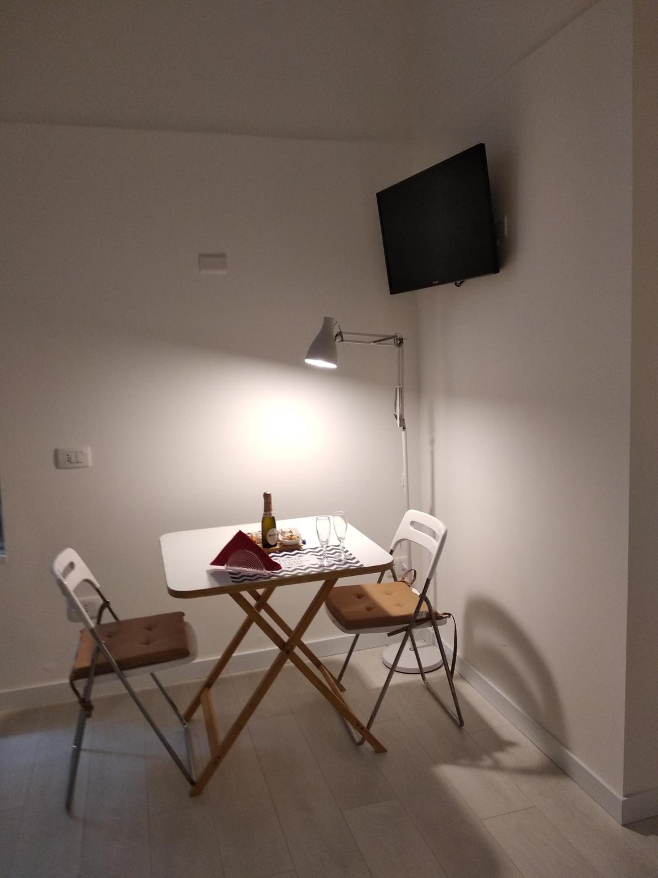 Twin Room - Photo 10