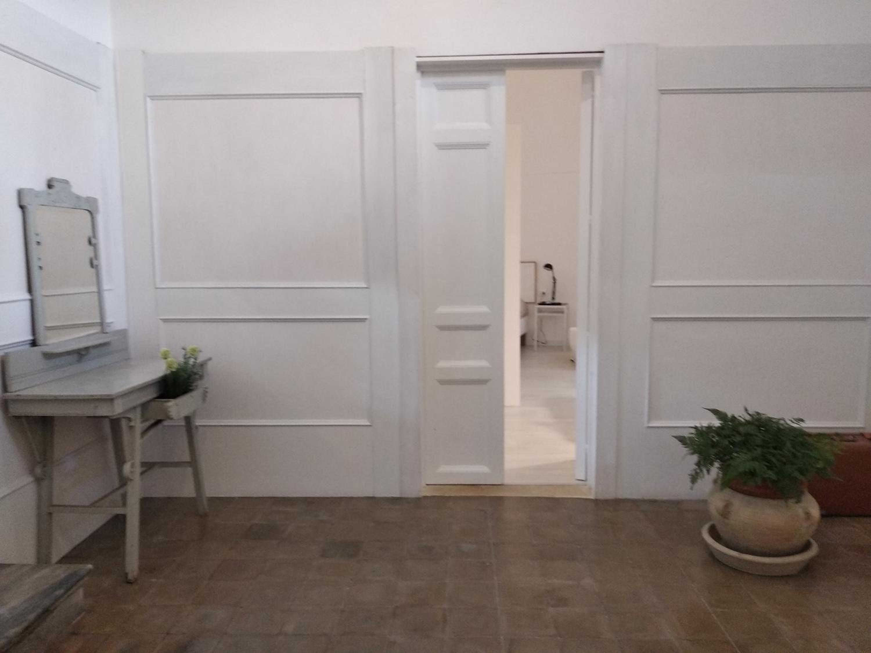 Twin Room - Photo 13