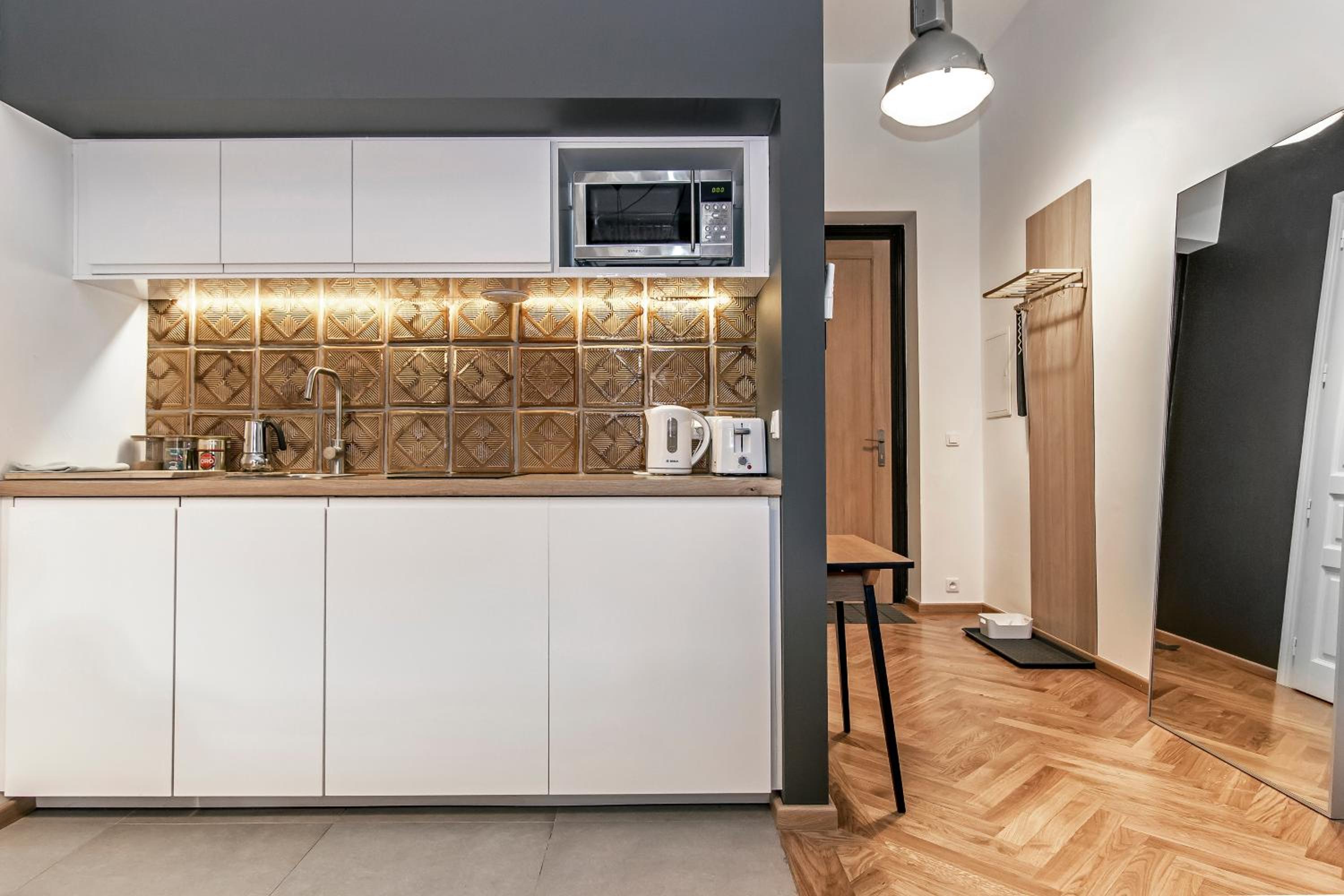Studio Apartment - Photo 13