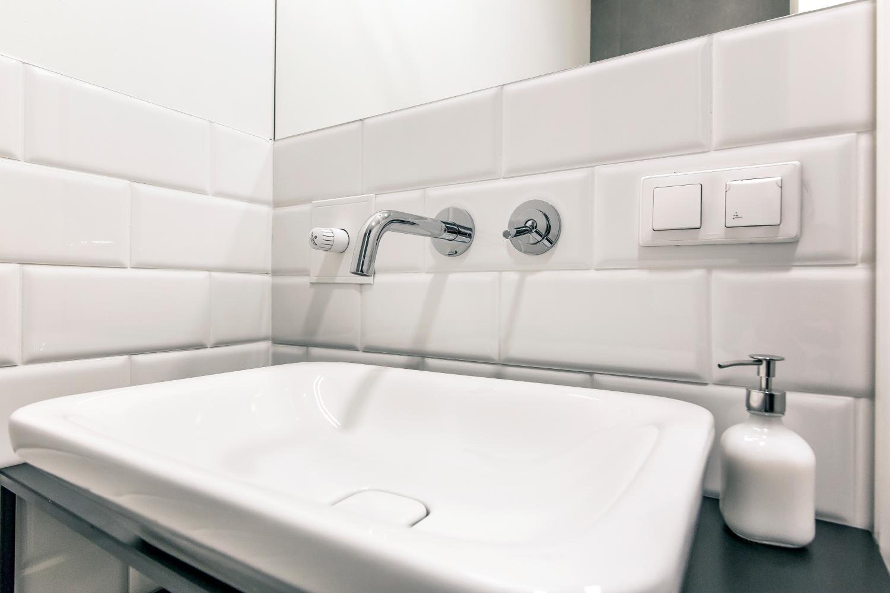 Studio Apartment - Photo 15