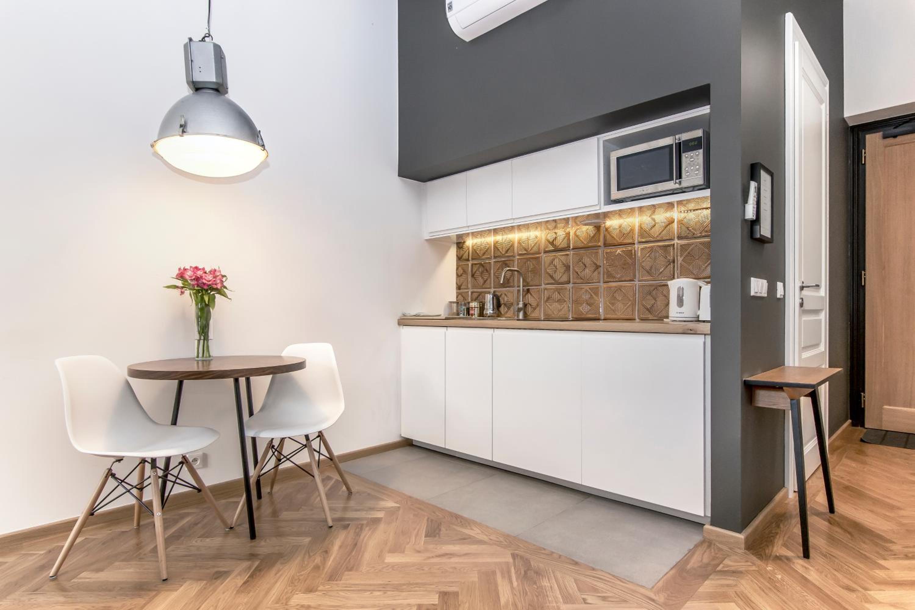 Studio Apartment - Photo 12