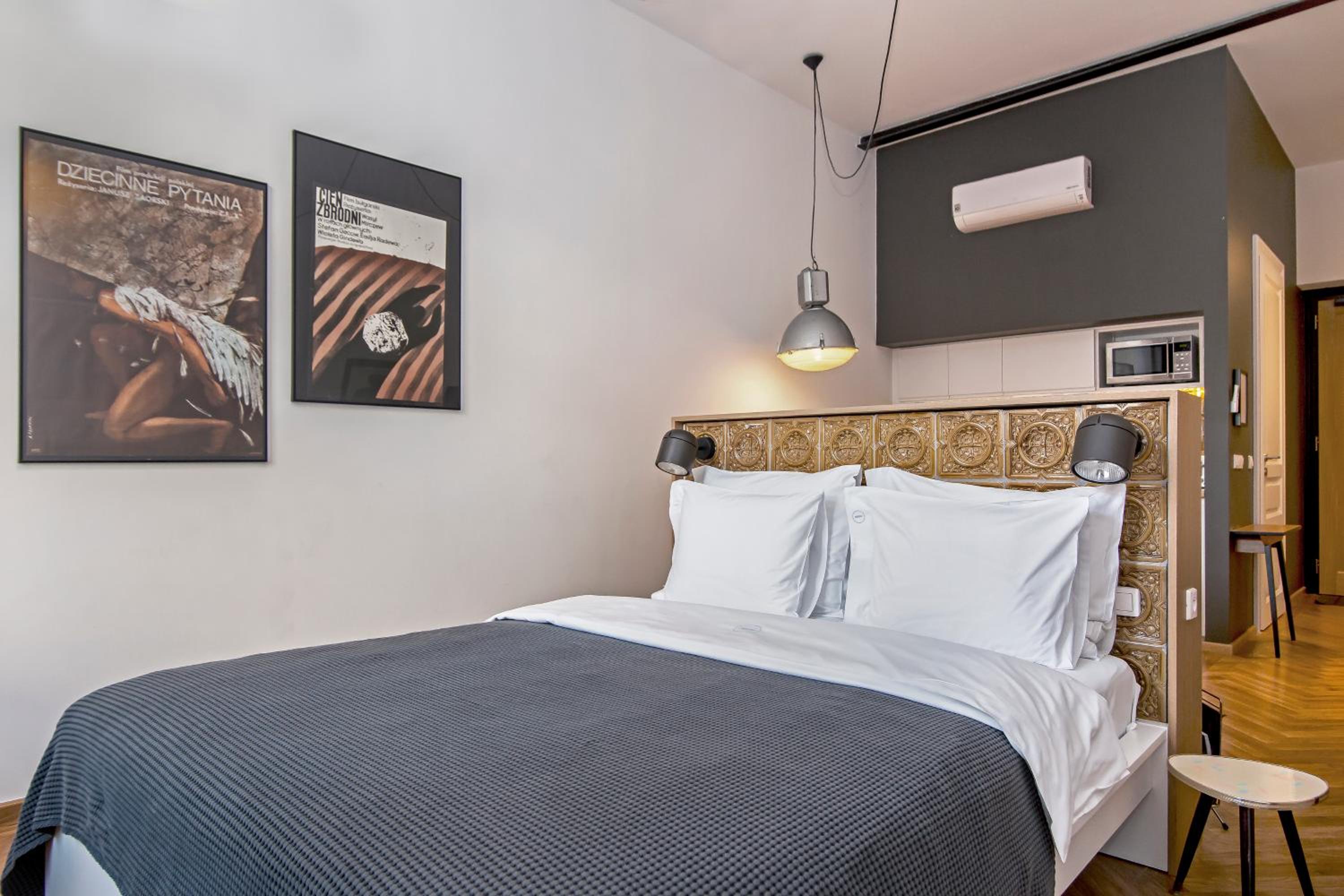 Studio Apartment - Photo 17