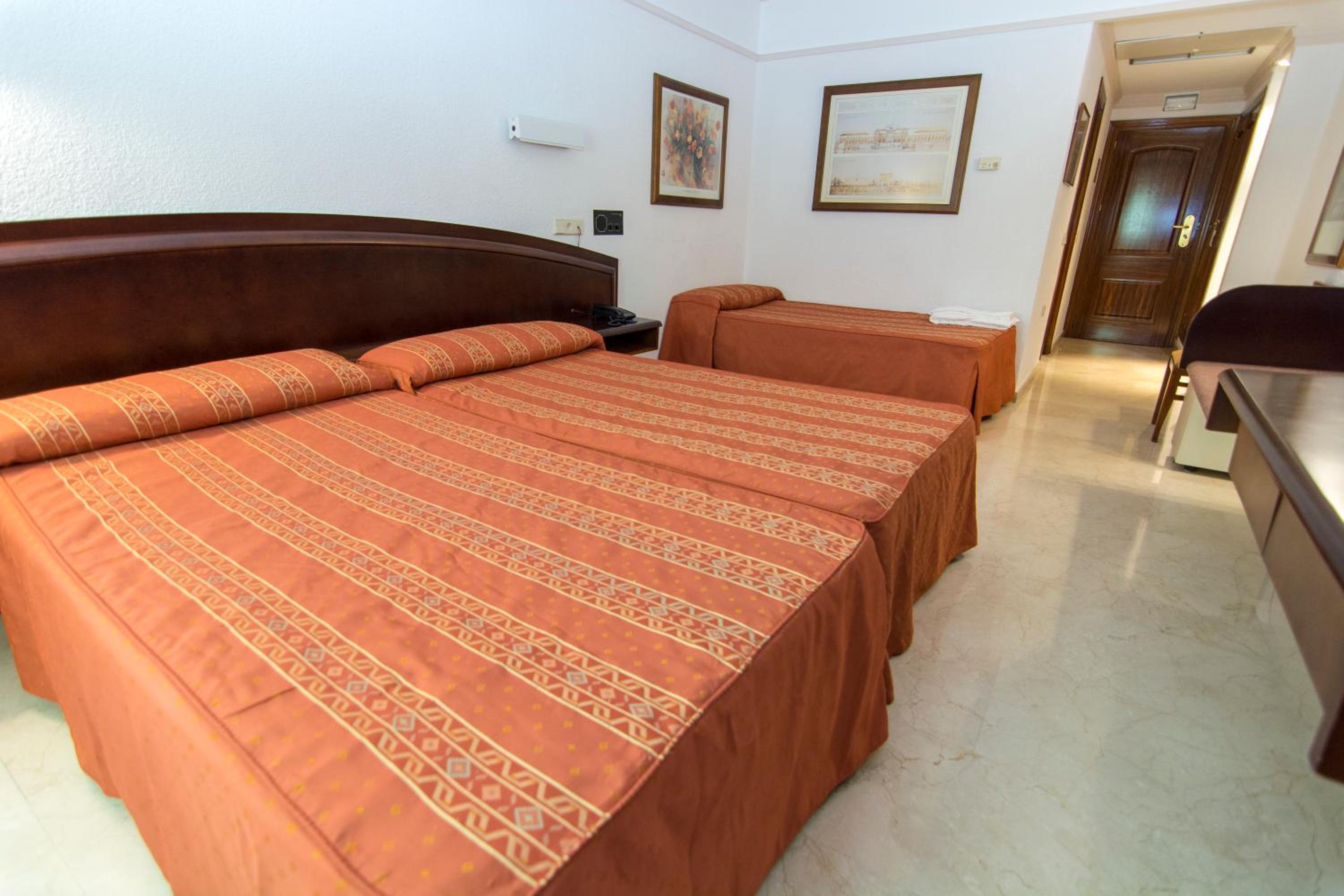 Double or Twin Room - Photo 1