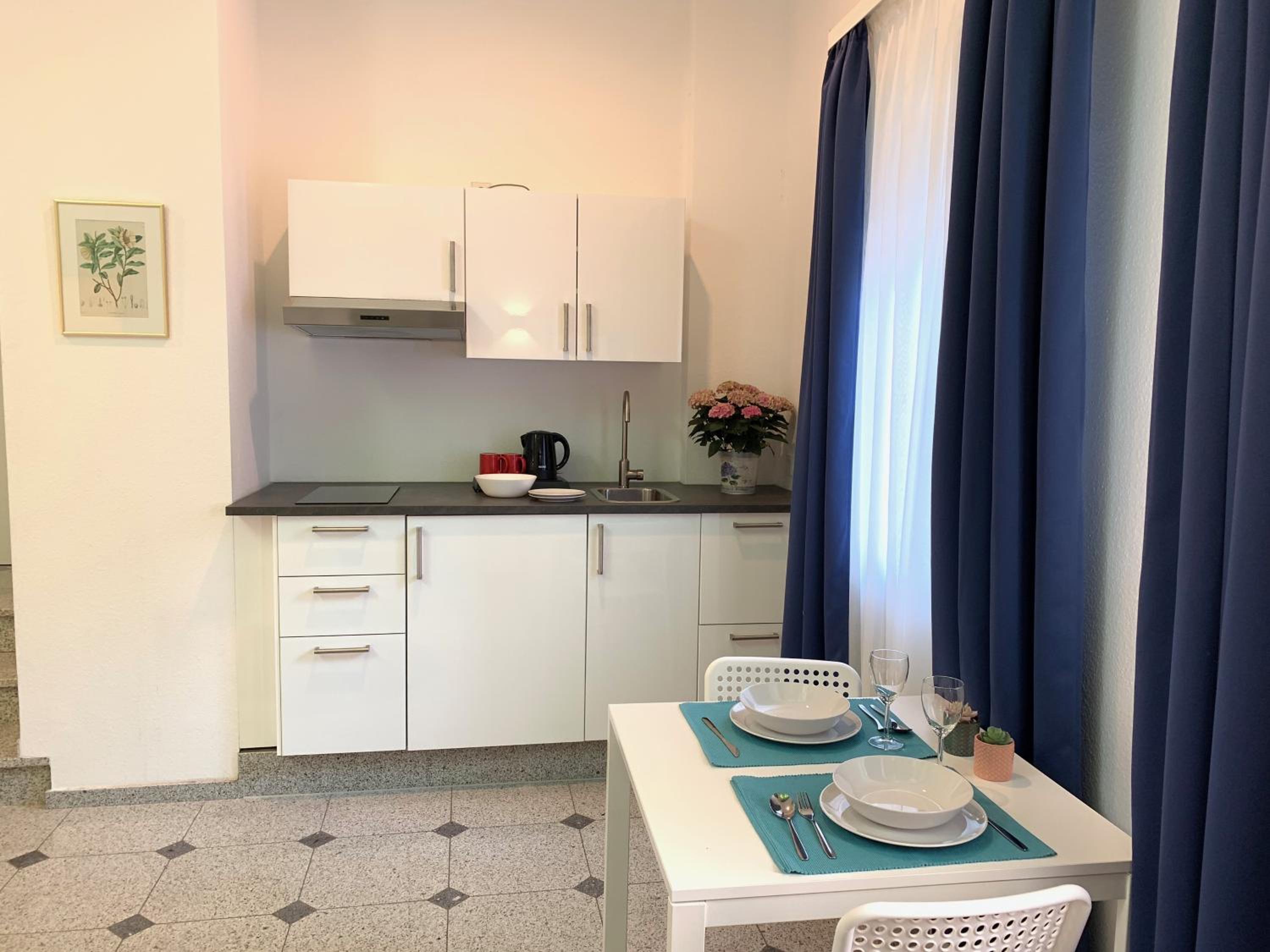 One-Bedroom Apartment - Photo 8
