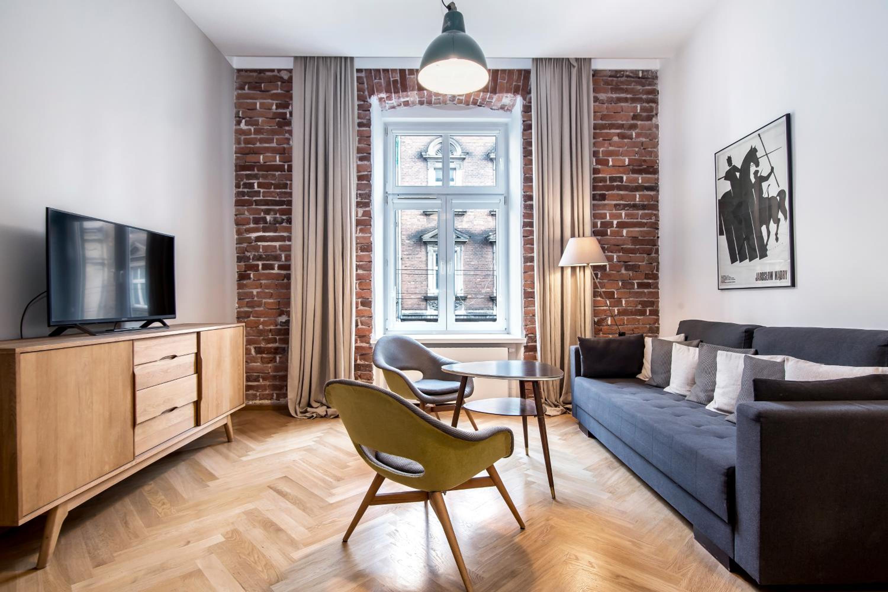 Superior One-Bedroom Apartment - Photo 11