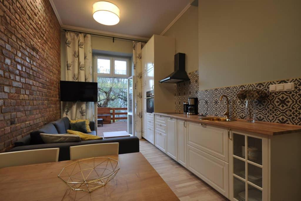 One-Bedroom Apartment - Photo 6