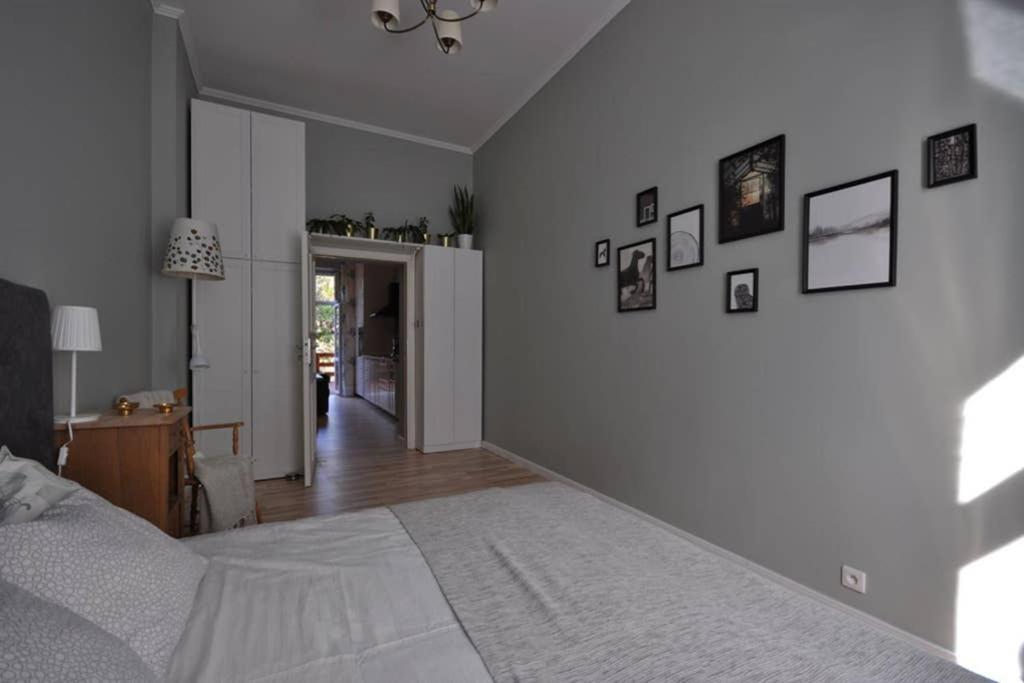 One-Bedroom Apartment - Photo 7
