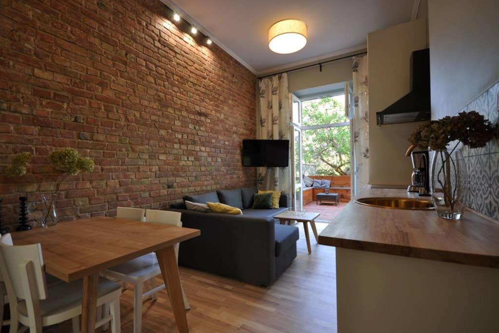 One-Bedroom Apartment - Photo 10