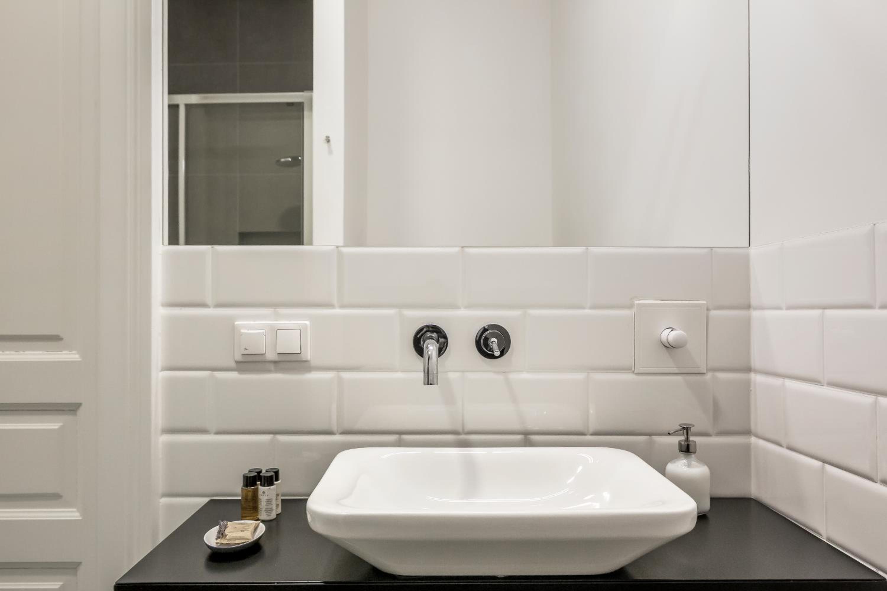 One-Bedroom Apartment - Photo 12