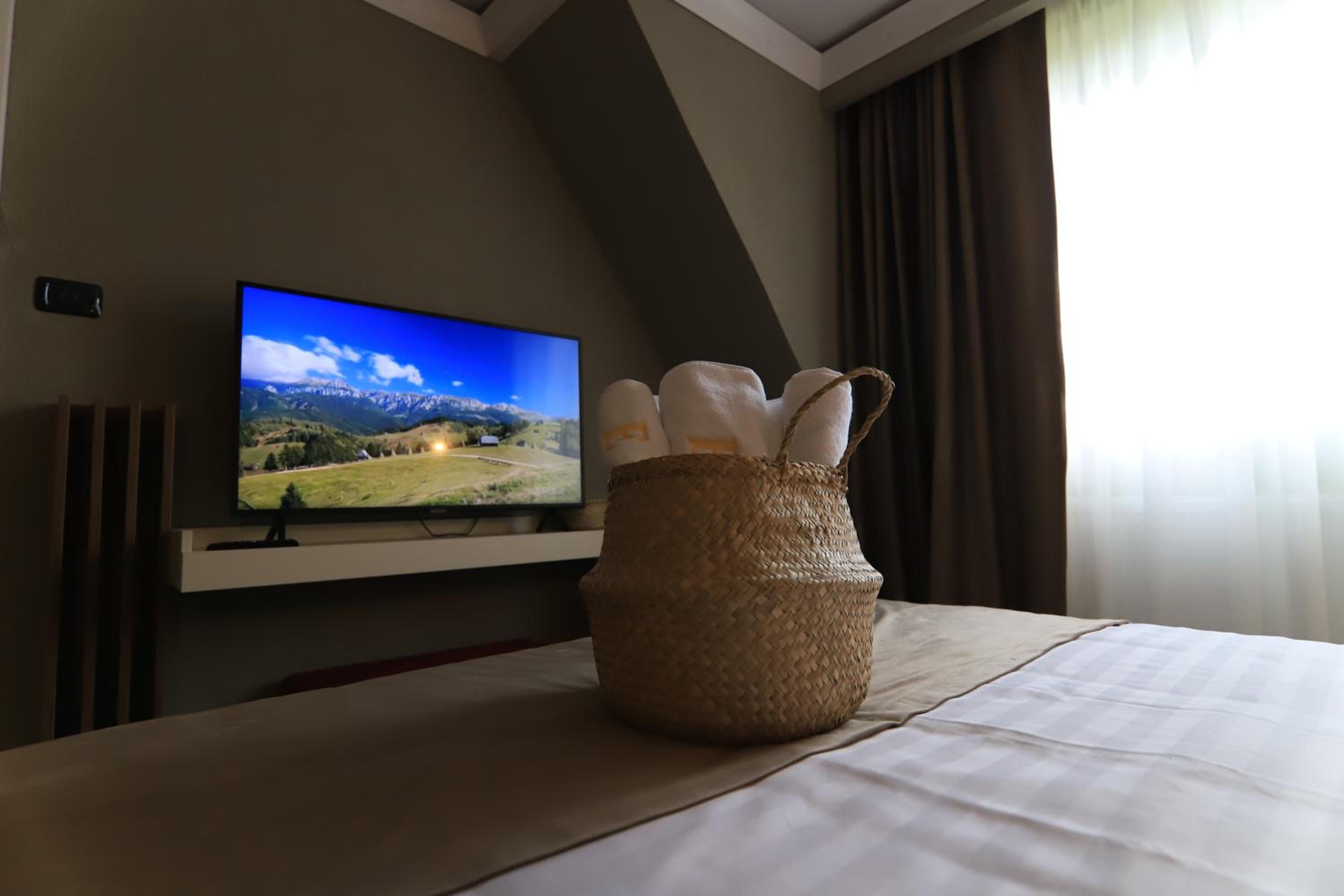 Standard Double Room - Photo 17
