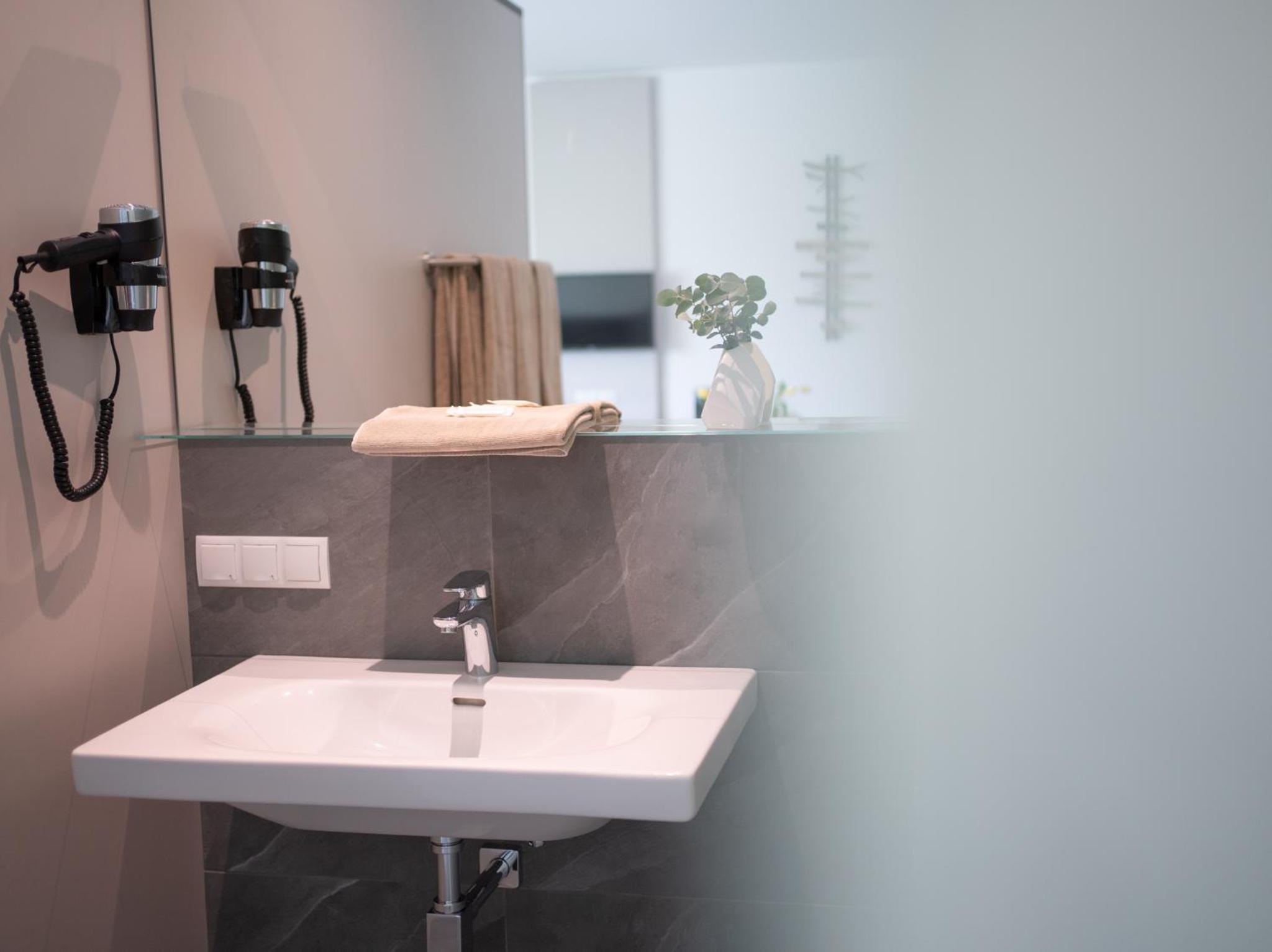 Double Room - Photo 23