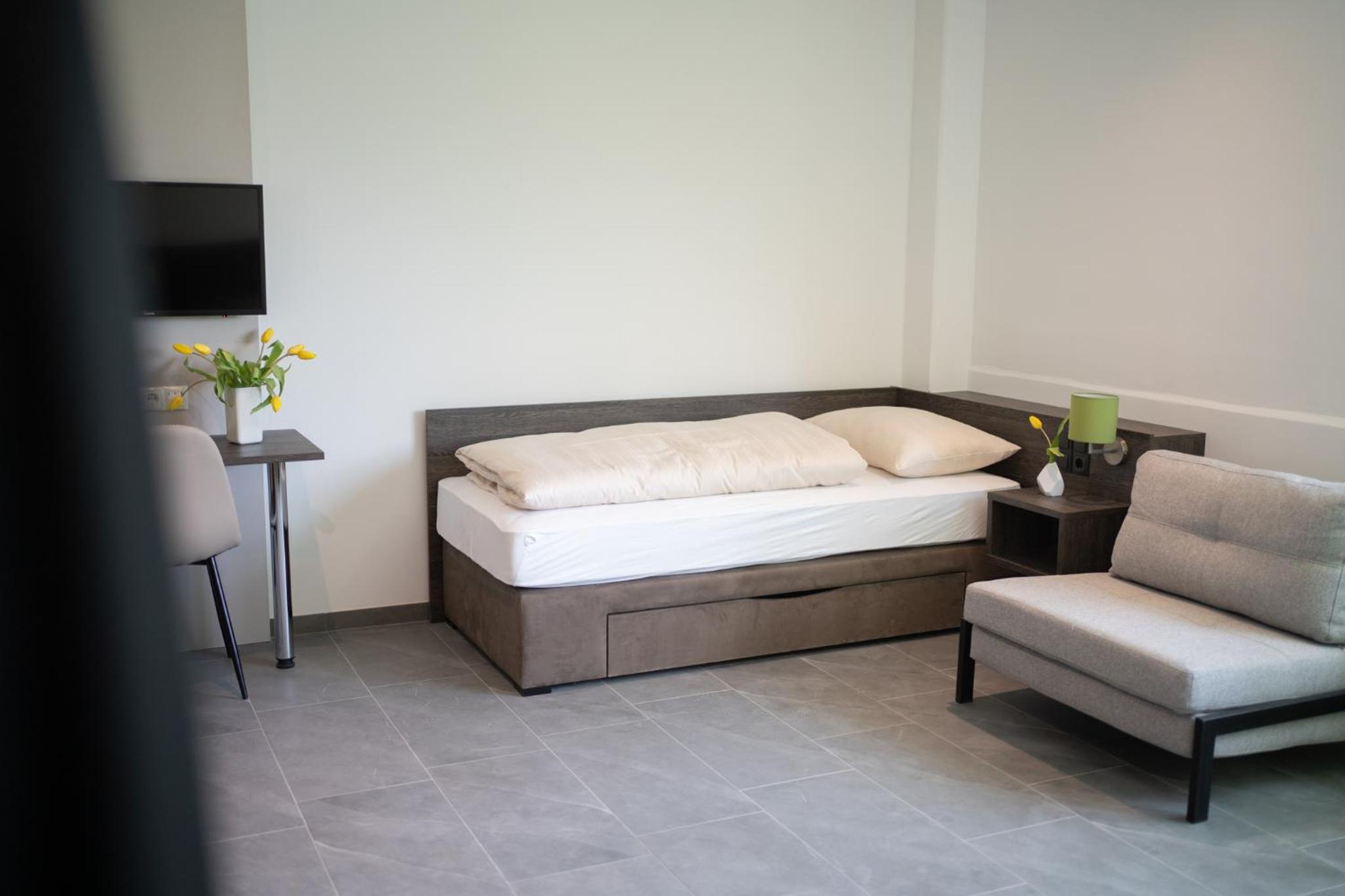 Family Room - Photo 20