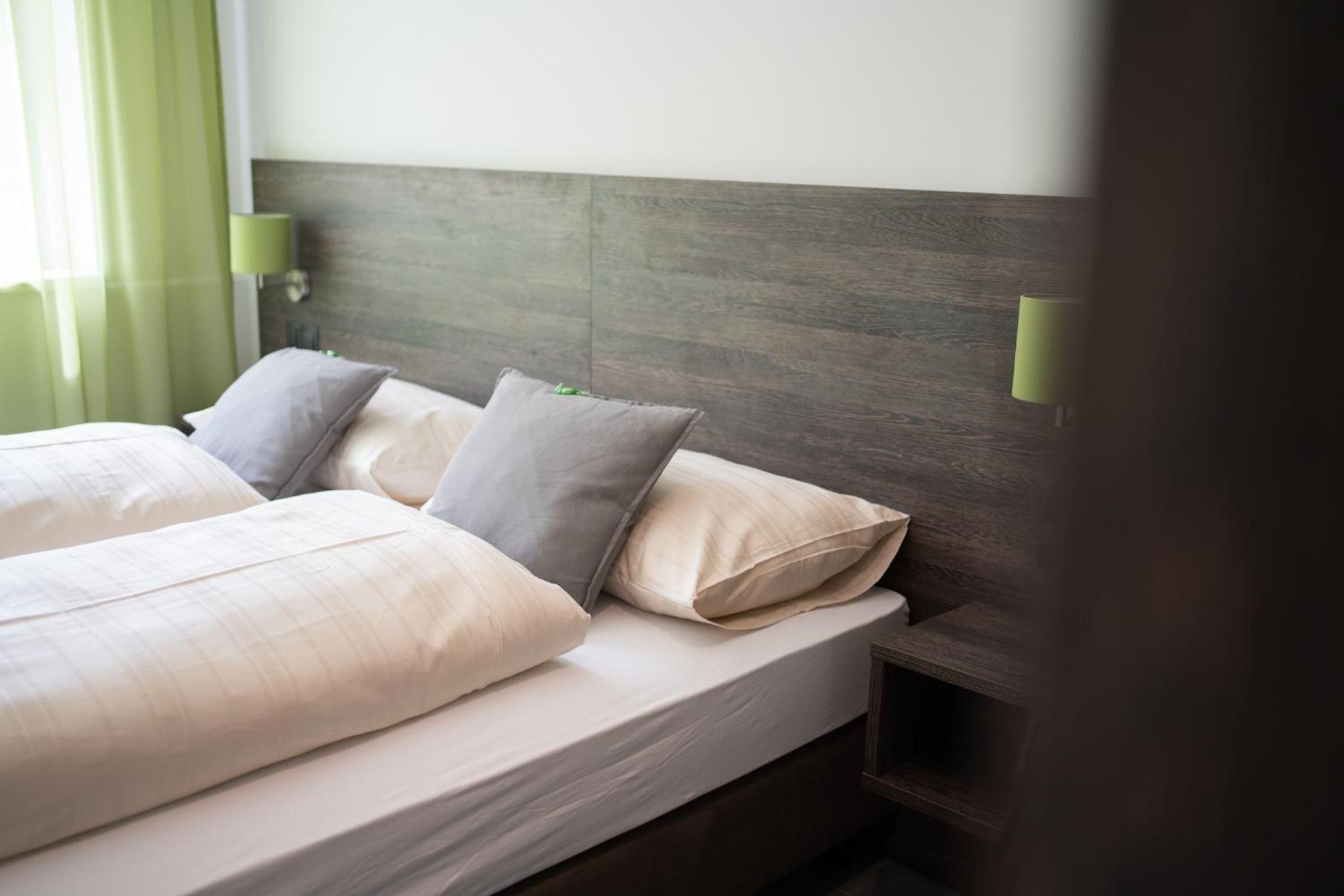 Double Room - Photo 8
