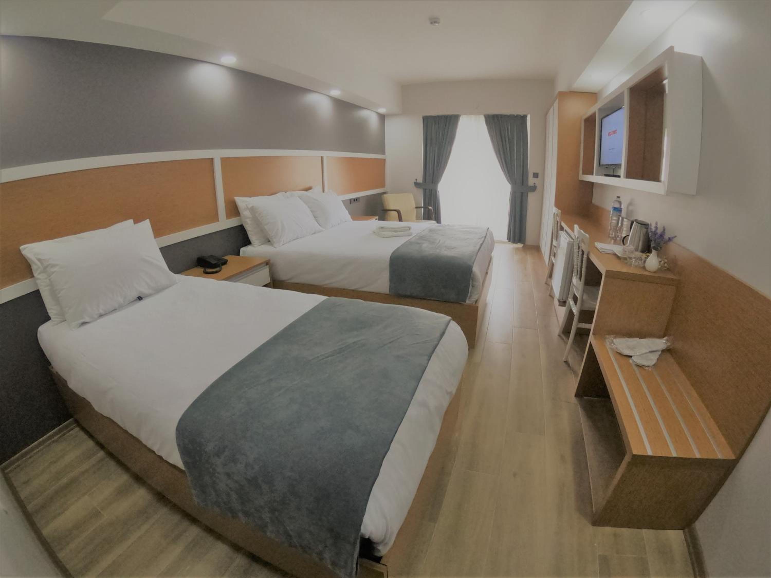 Deluxe Room - Photo 6