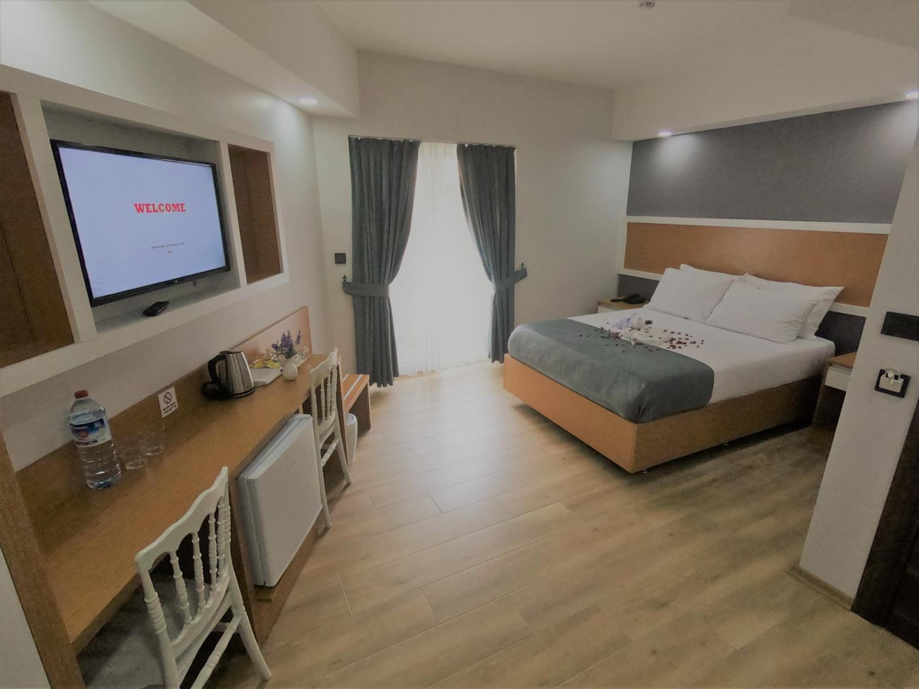 Deluxe Room - Photo 1