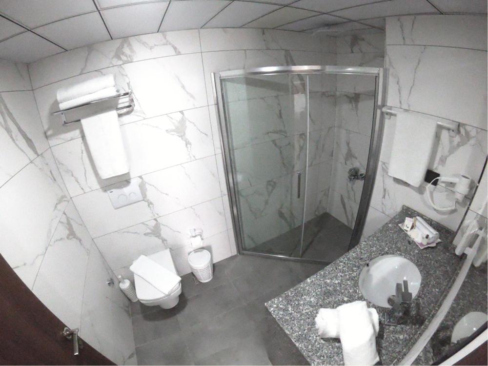 Deluxe Room - Photo 9