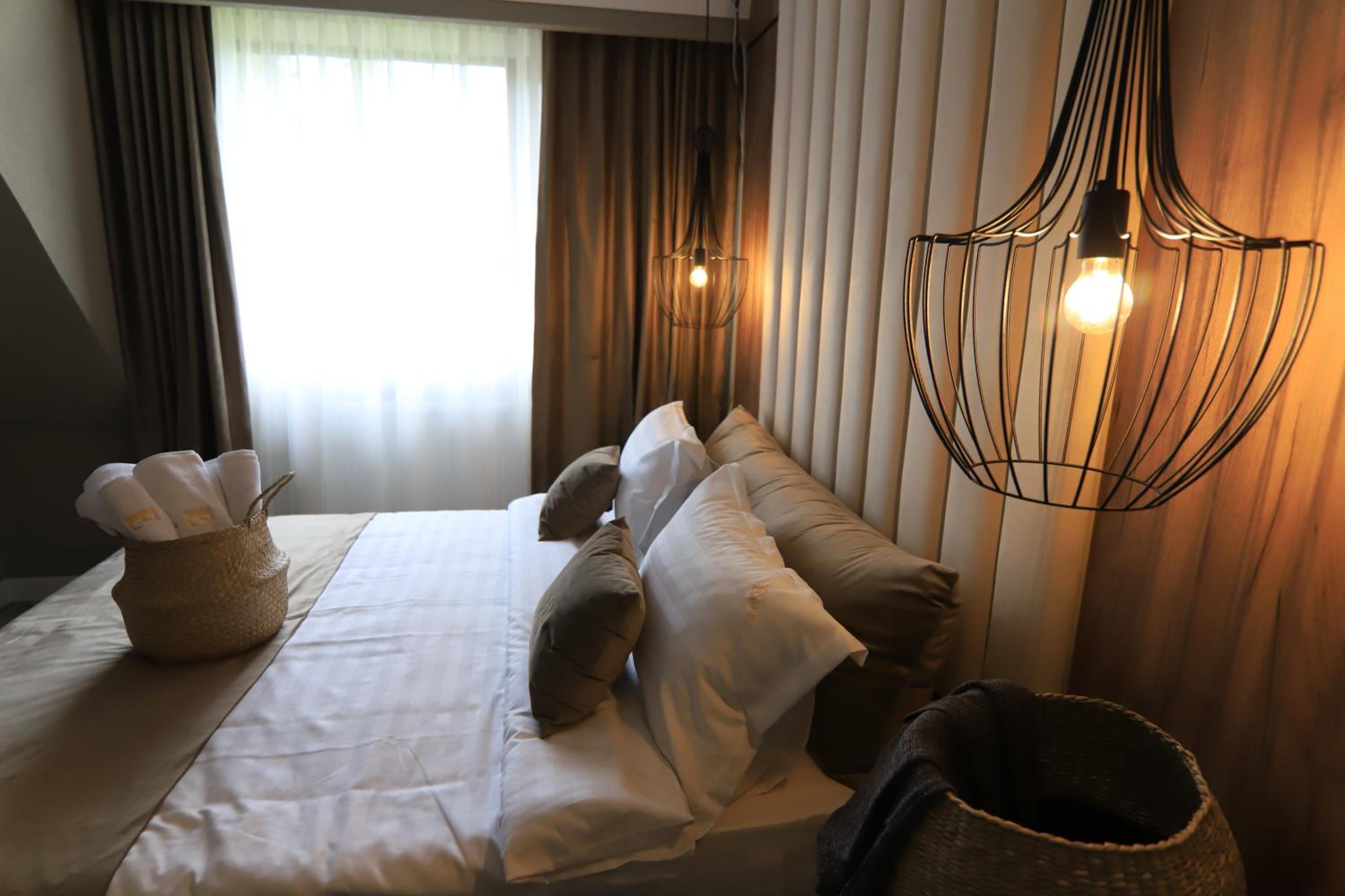 Standard Double Room - Photo 15