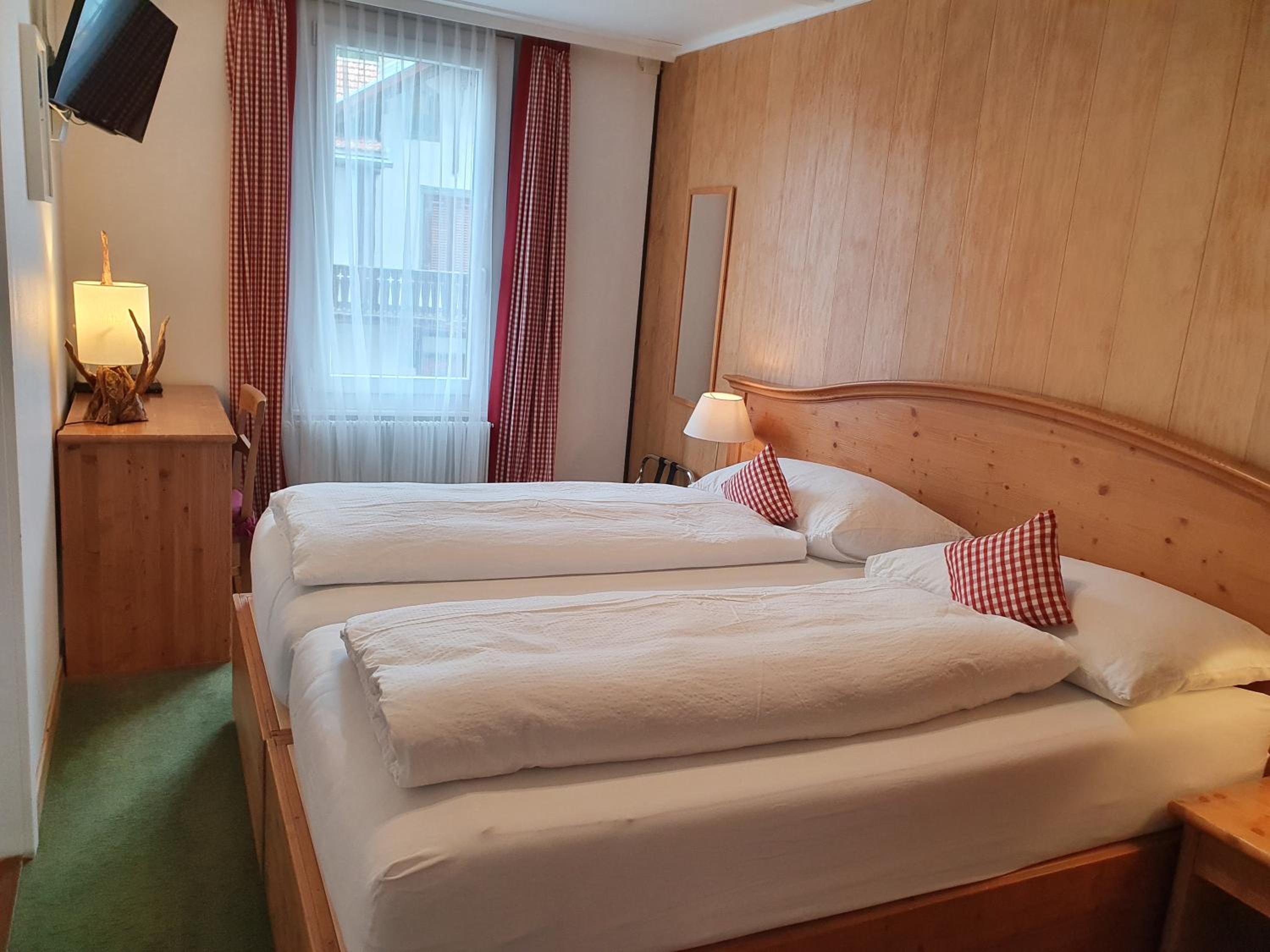 Budget Double Room photo 3