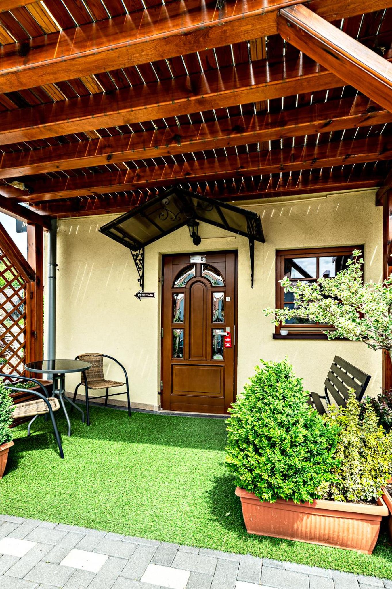 Economy Double Room with Terrace - Ground Floor - Photo 4