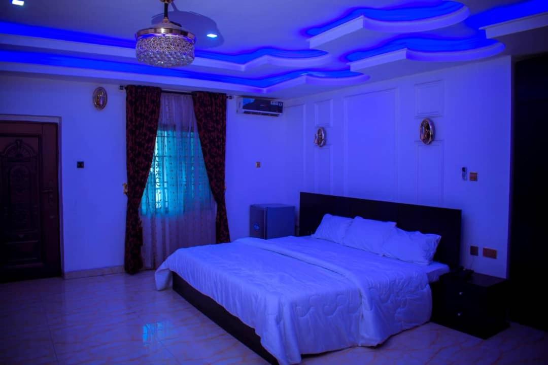Deluxe King Room photo 1