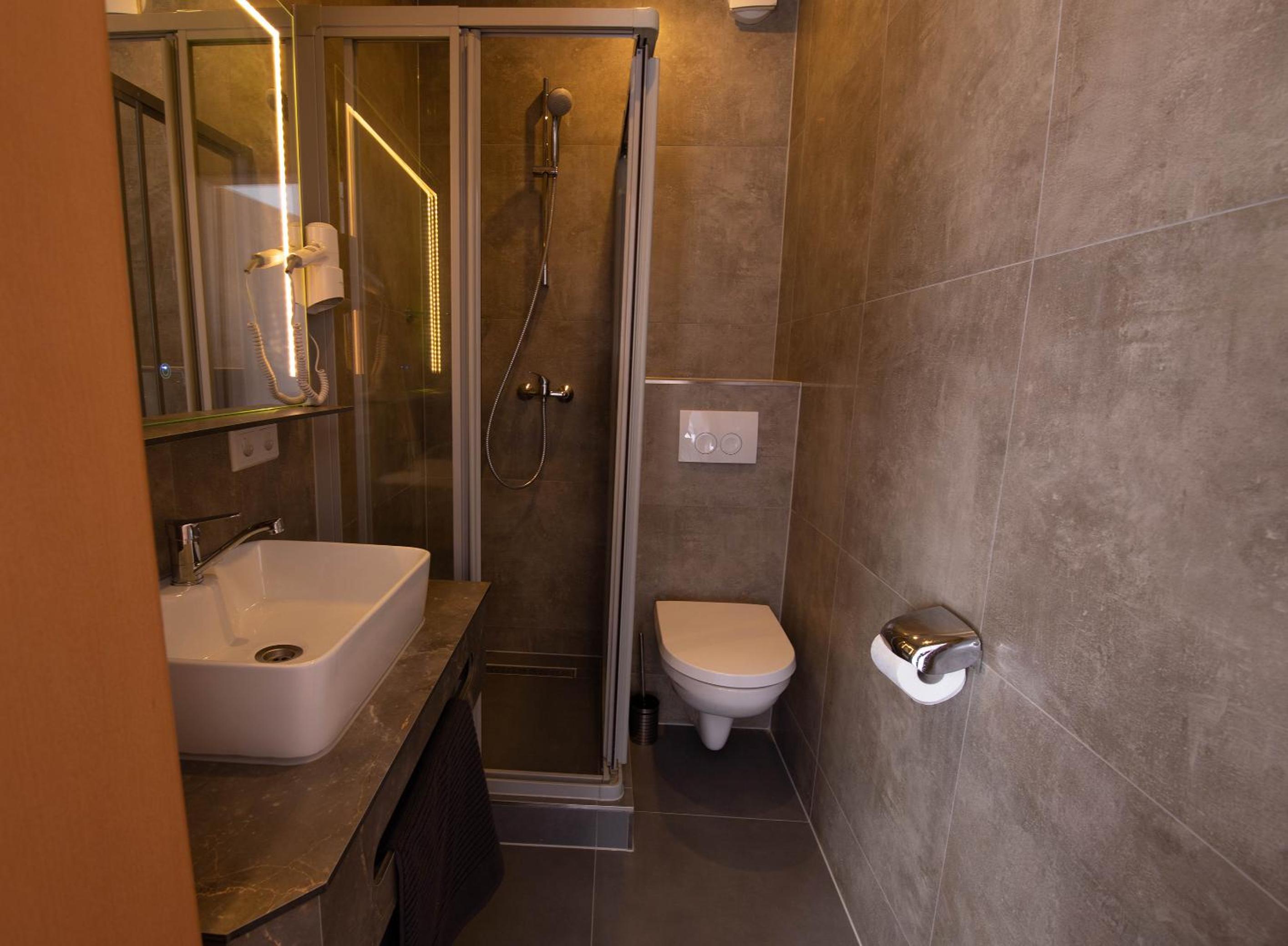 Single Room photo 2