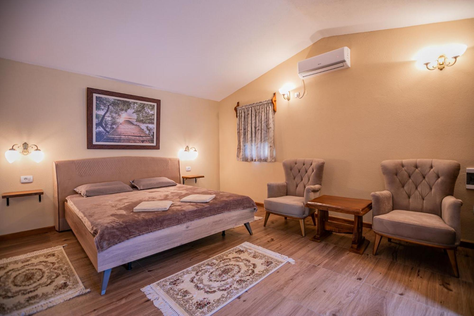 Studio with Balcony photo 3