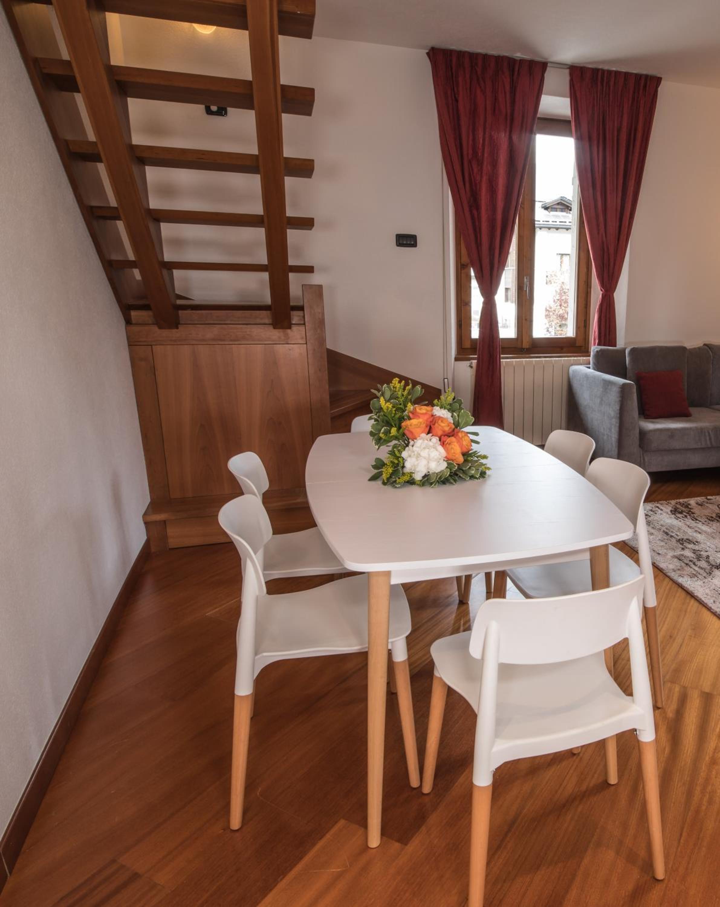 Three-Bedroom House photo 2