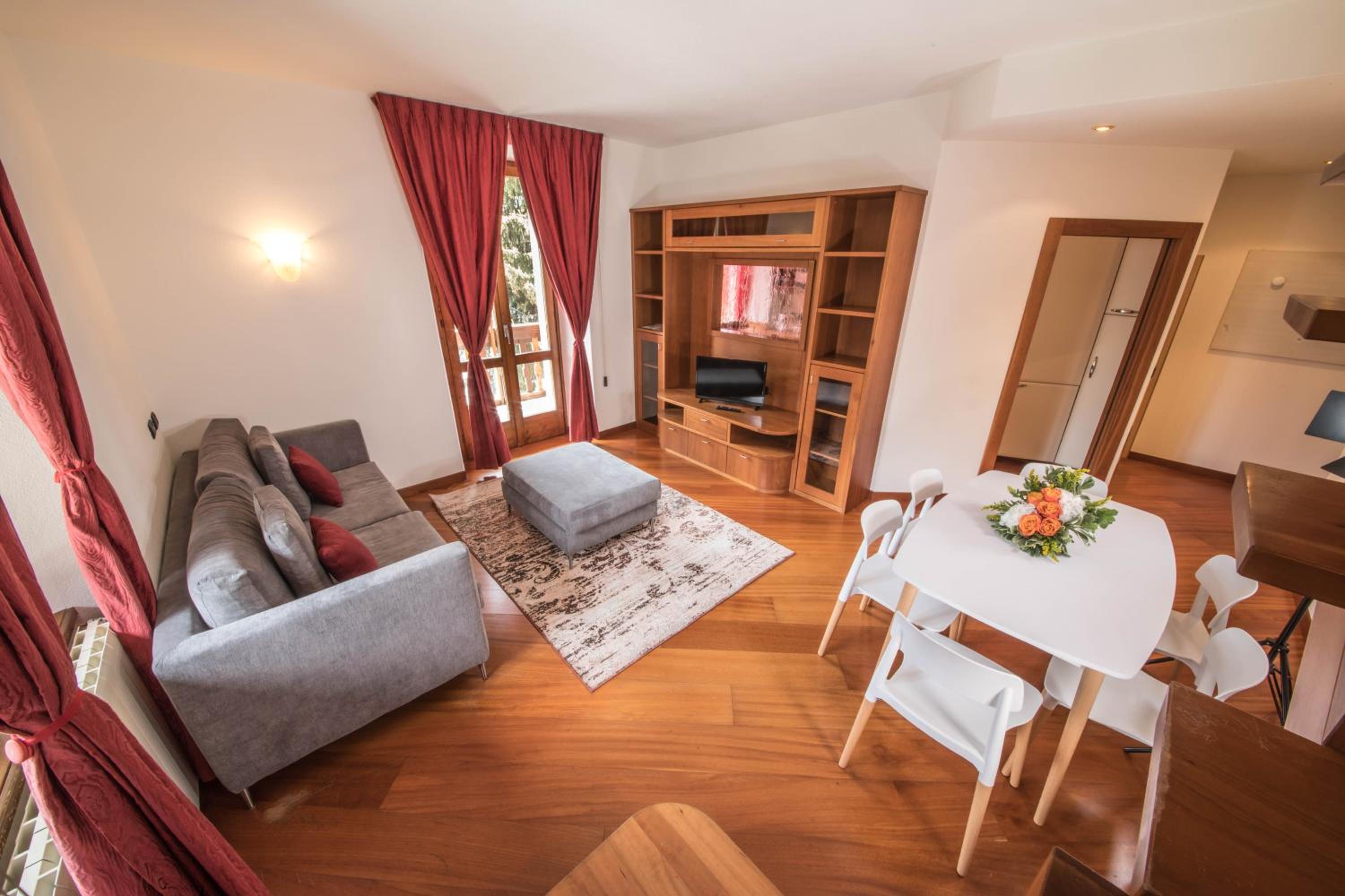 Three-Bedroom House photo 1
