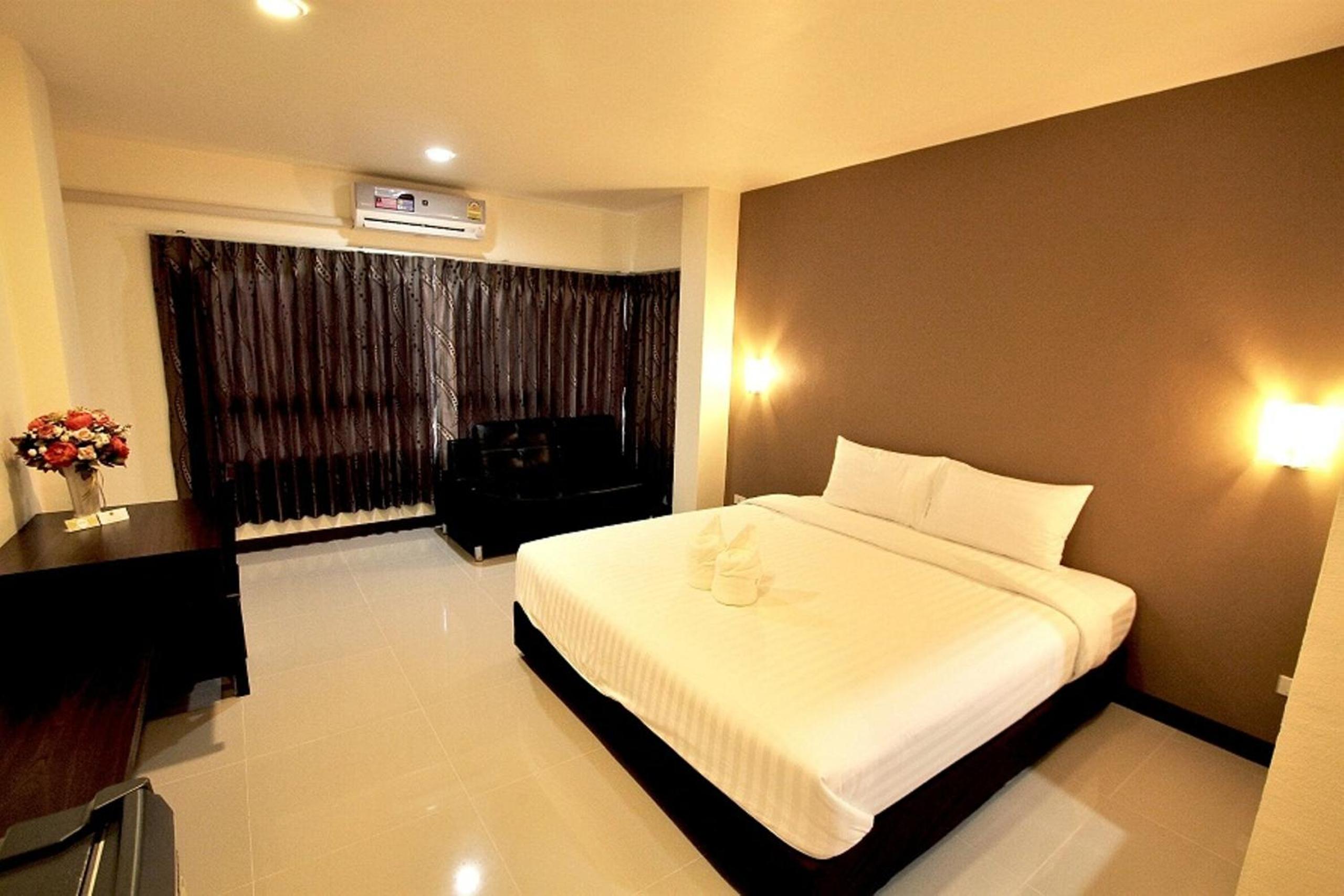 Standard King Room photo 1