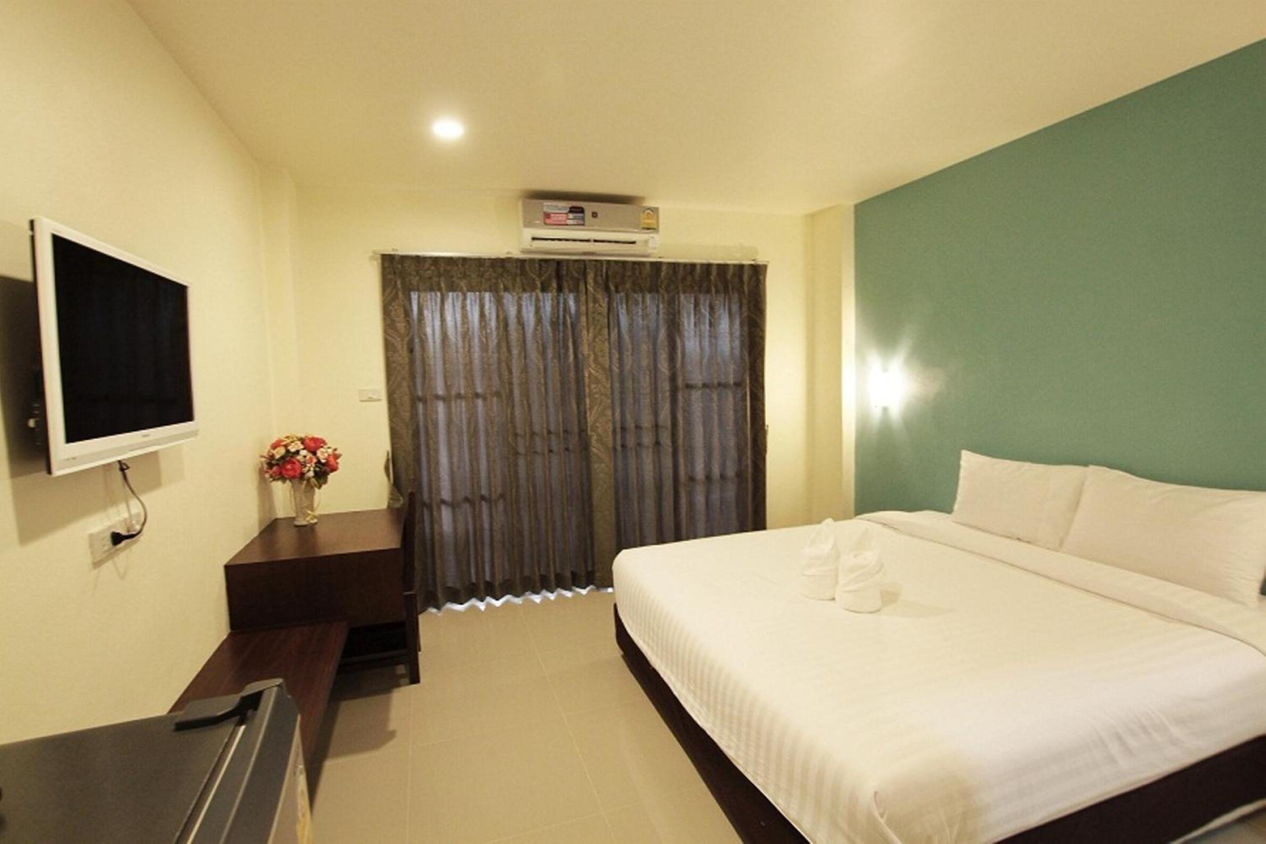 Standard King Room photo 2